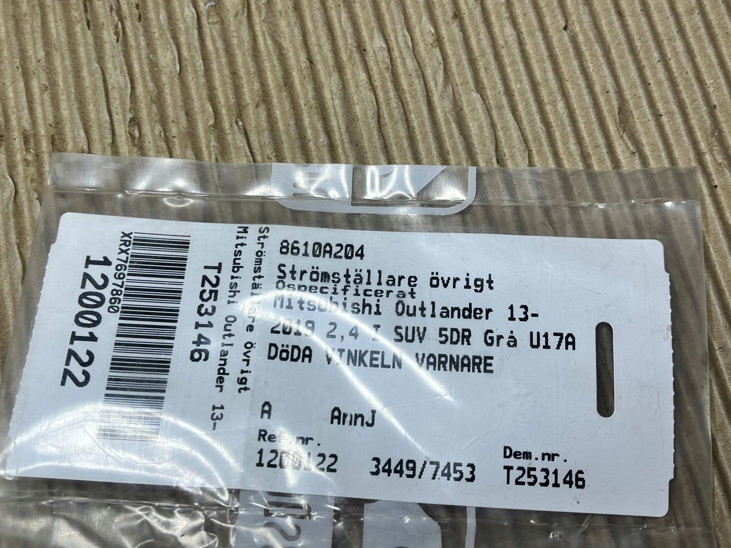 Commandes martwego pola Mitsubishi Outlander 8610A204