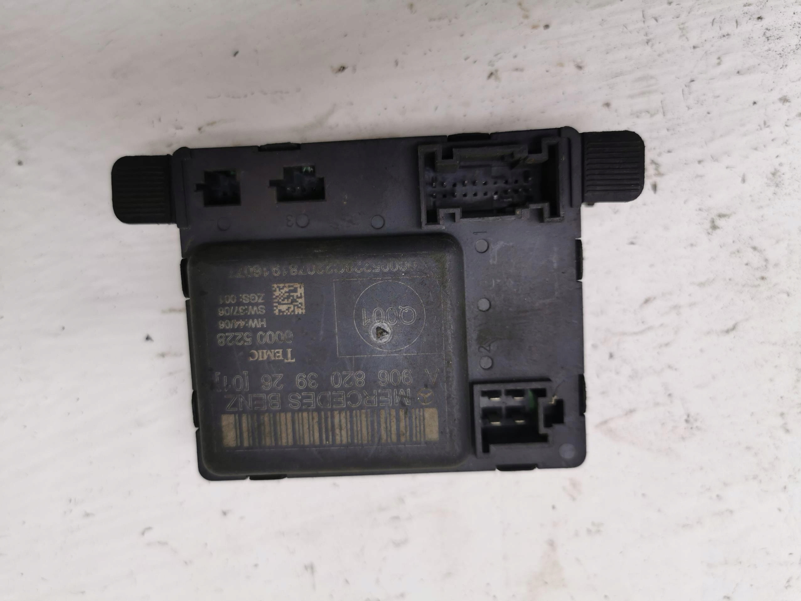 module door MERCEDES SPRINTER W906 A9068203926