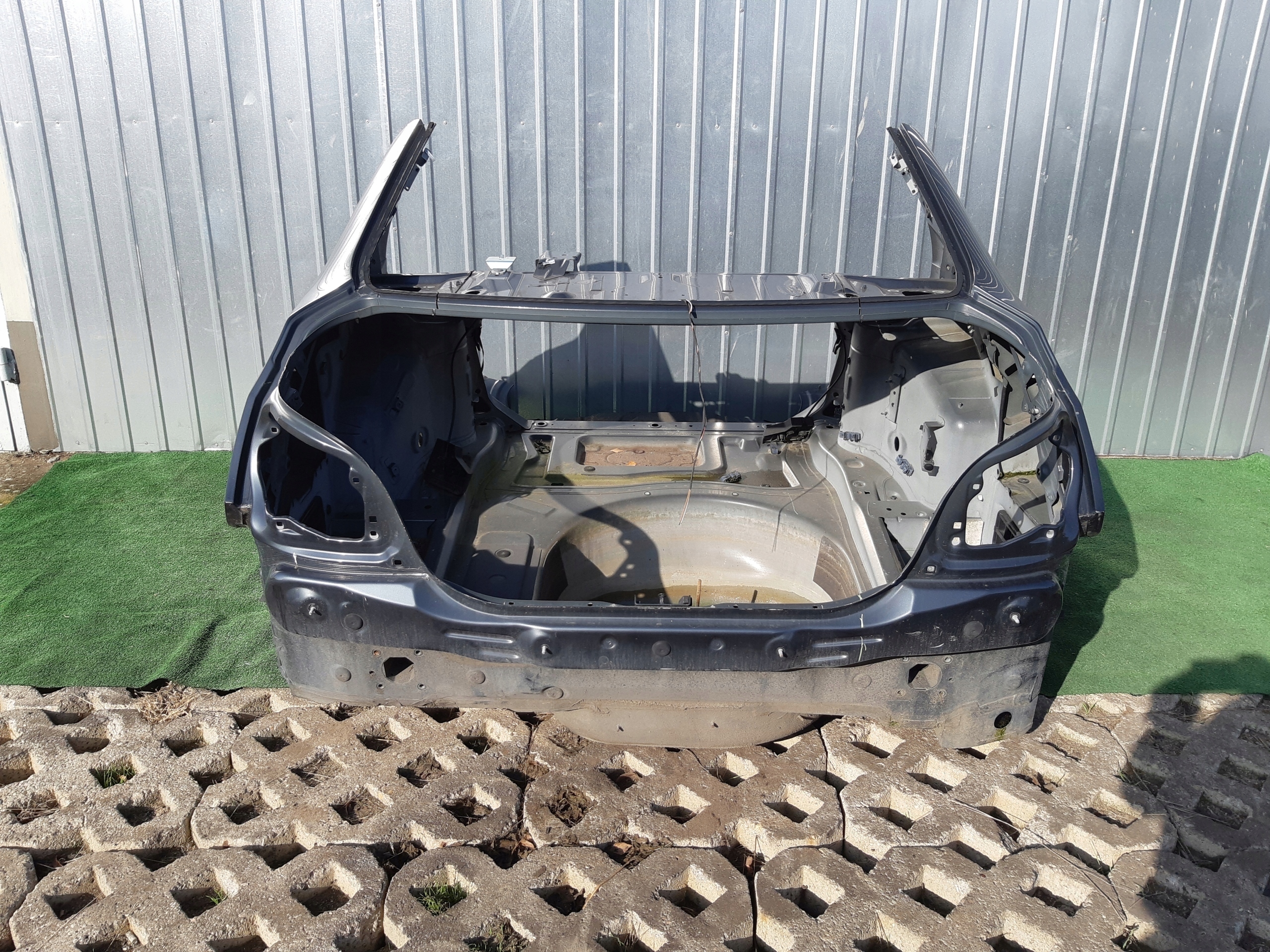 BMW E60 SEDAN ĆWIARTKA DUPA TYŁ