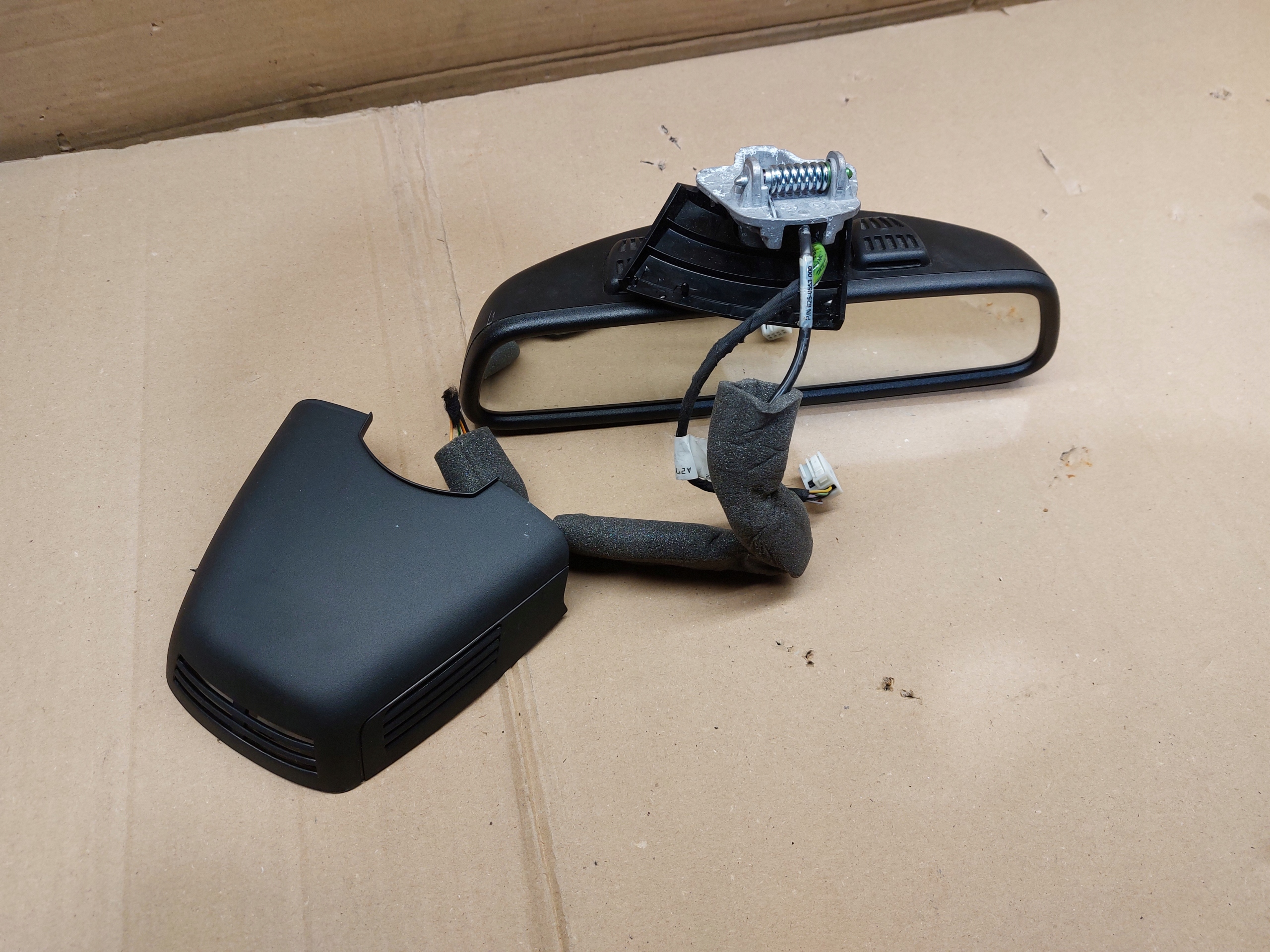 MERCEDES E W212 15r rear-view mirror 905-3048-000