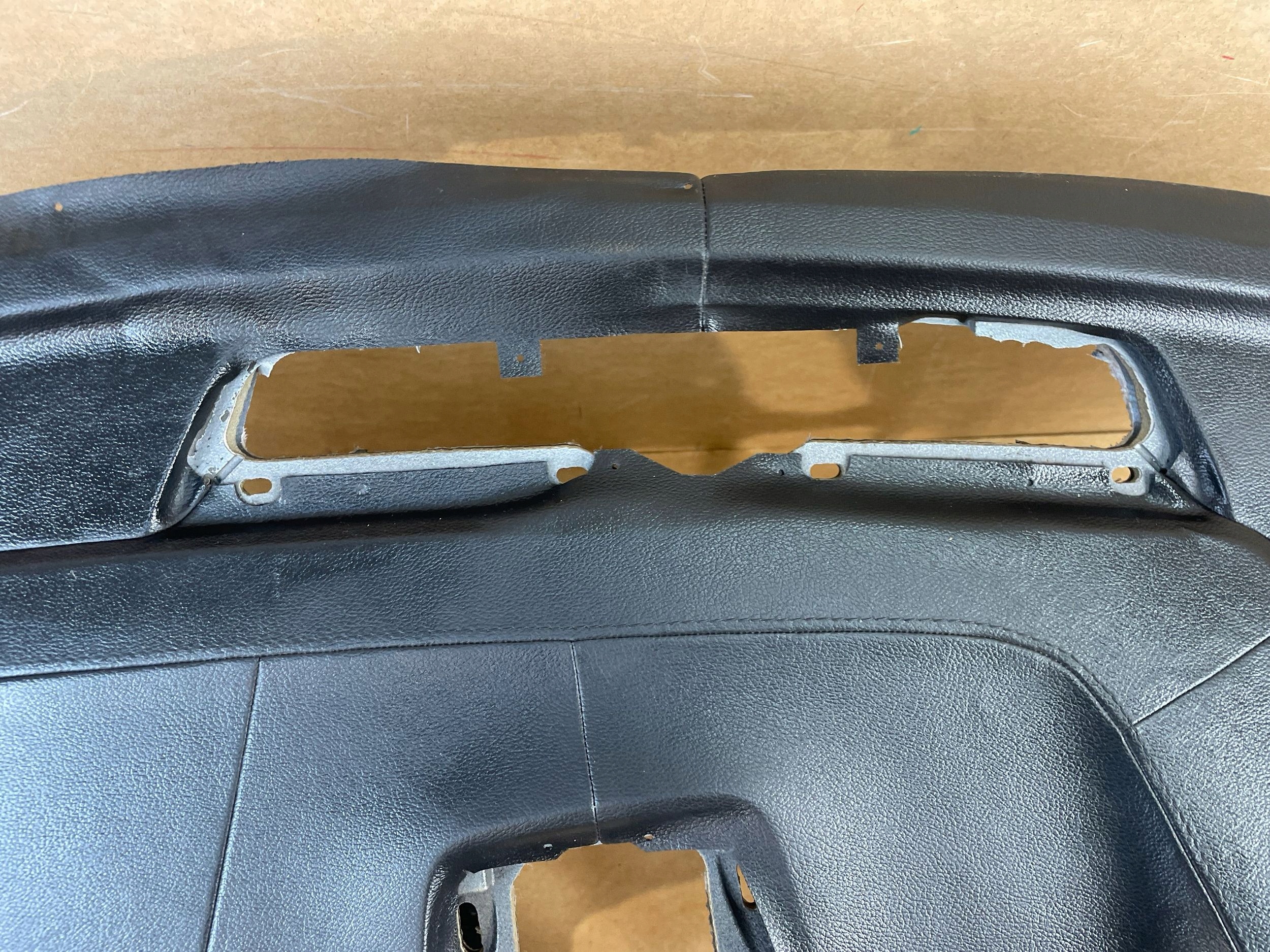 dashboard instrument panel cockpit upholstery VOLVO XC60 II 2017- HEAD UP ANGLIK UK 31