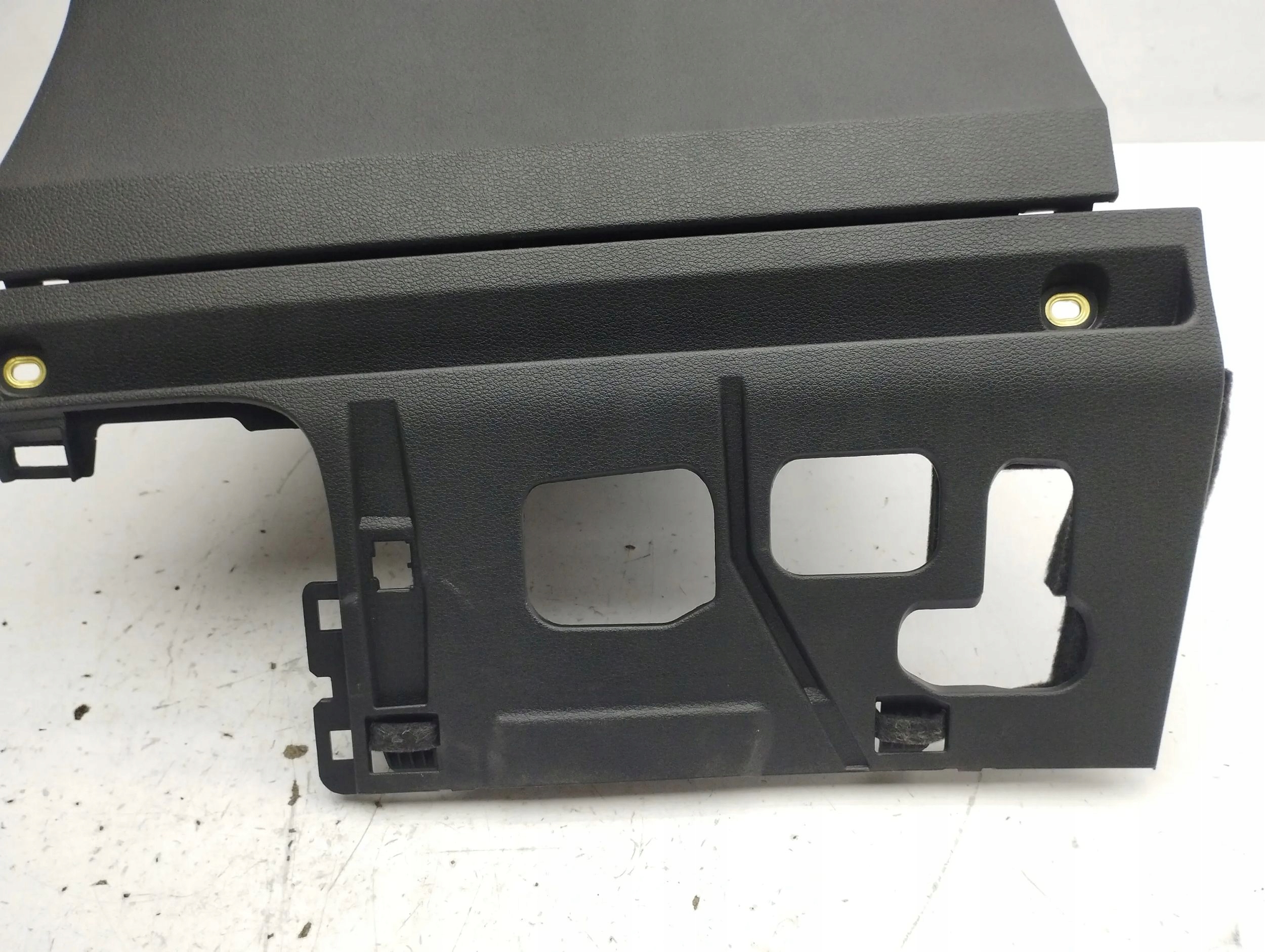 Audi Q2 - 2017 бардачок