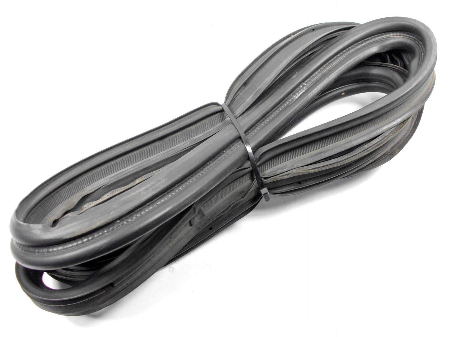 SSANGYONG ACTYON 09r USZCZELKA TYŁ KLAPY BAGAŻNIKA Producent części SsangYong OE