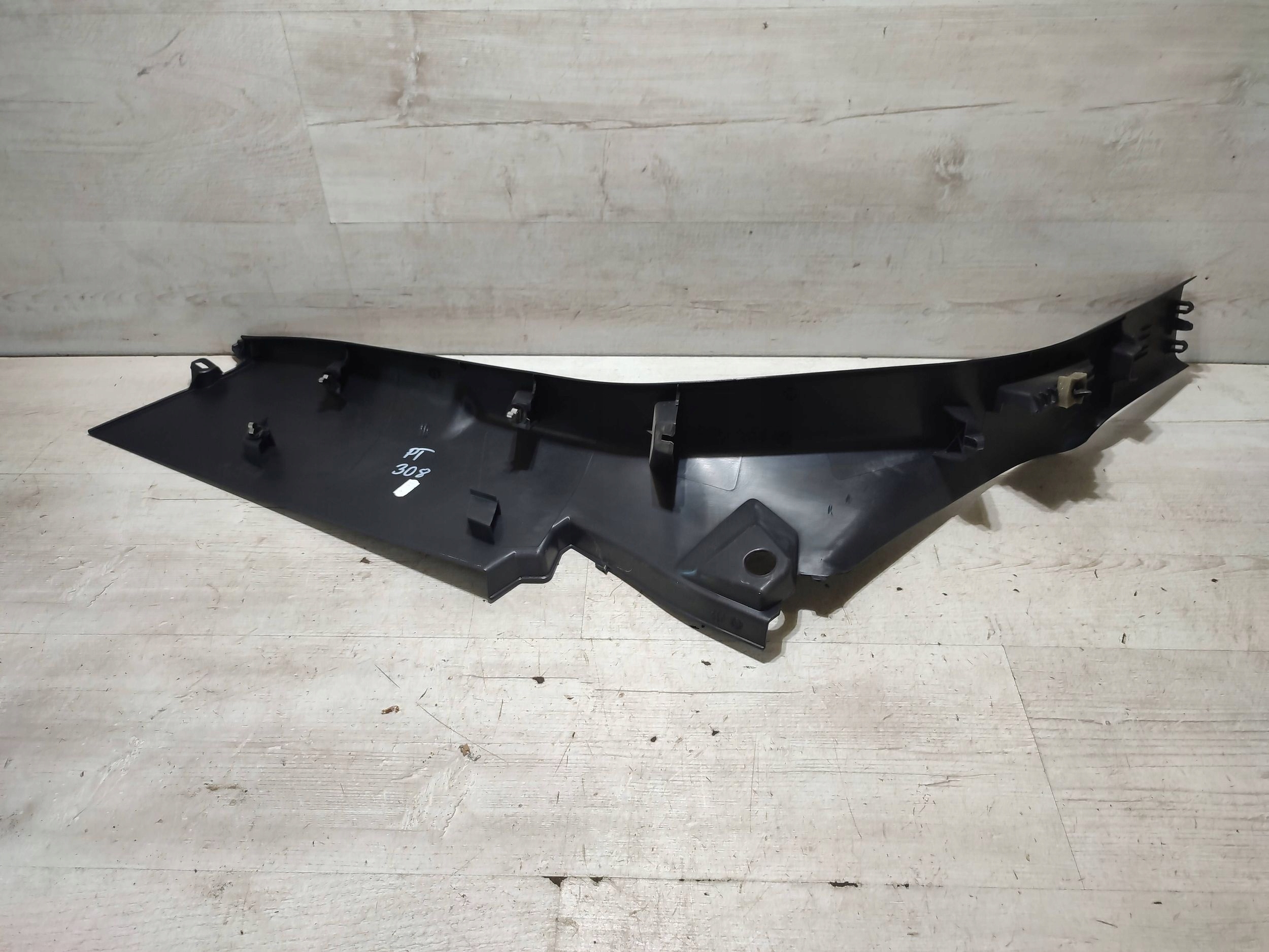 Peugeot 308 2019 rear part side right moulding threshold rear