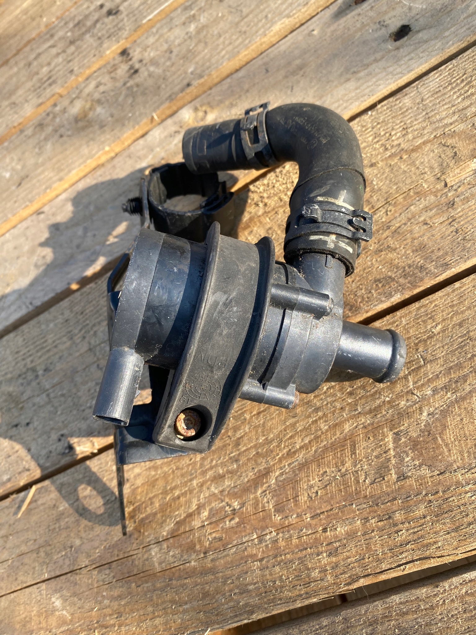 water pump holder VW PASSAT 1.4TFSI 1K0121093BJ