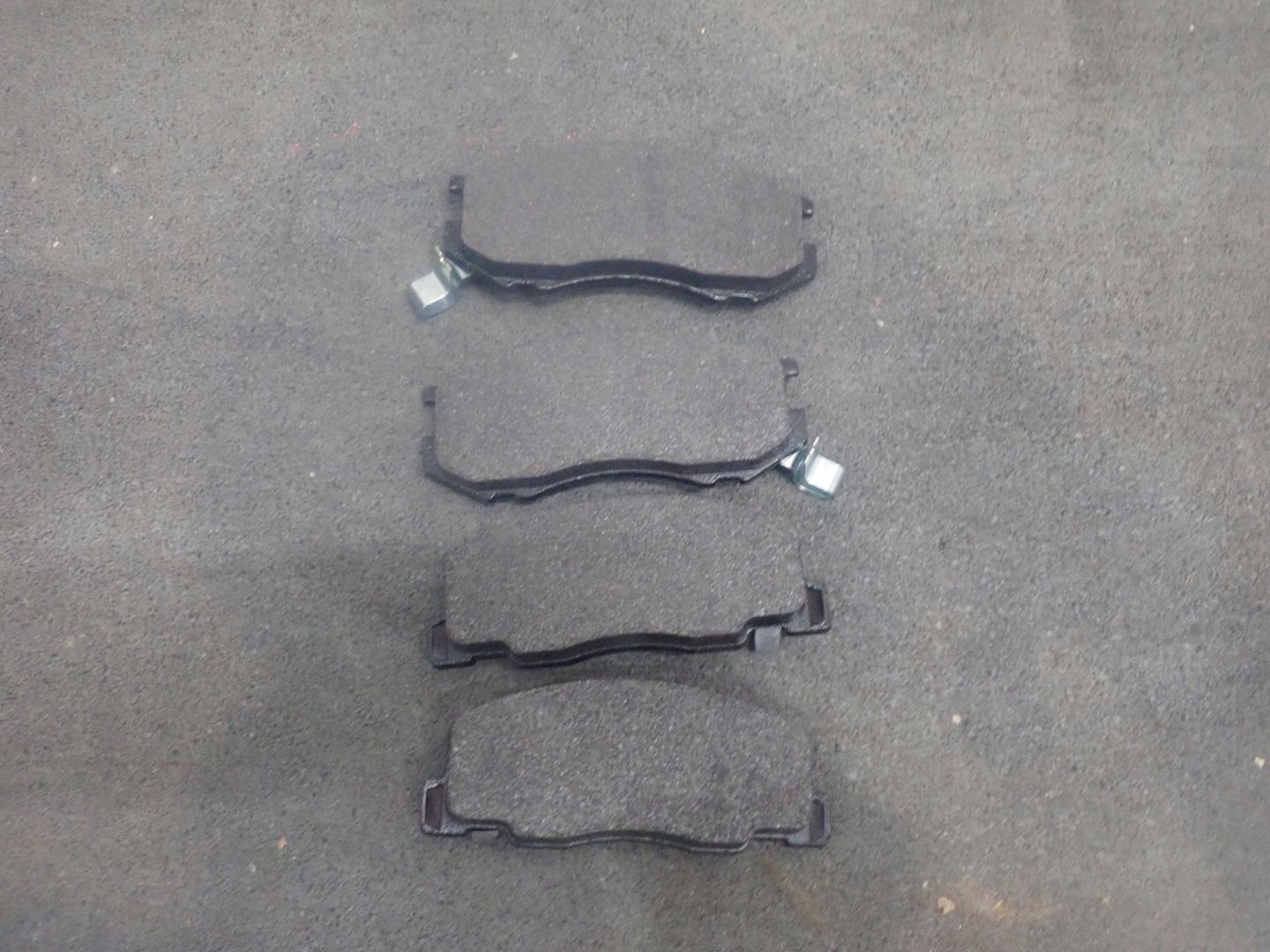 plates TOYOTA PREVIA 04465-YZZCH