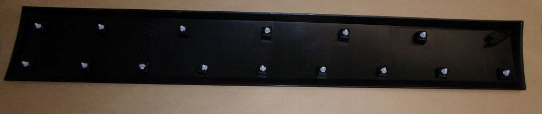 LISTWA DRZWI R TRAFIC III Producent części Renault OE