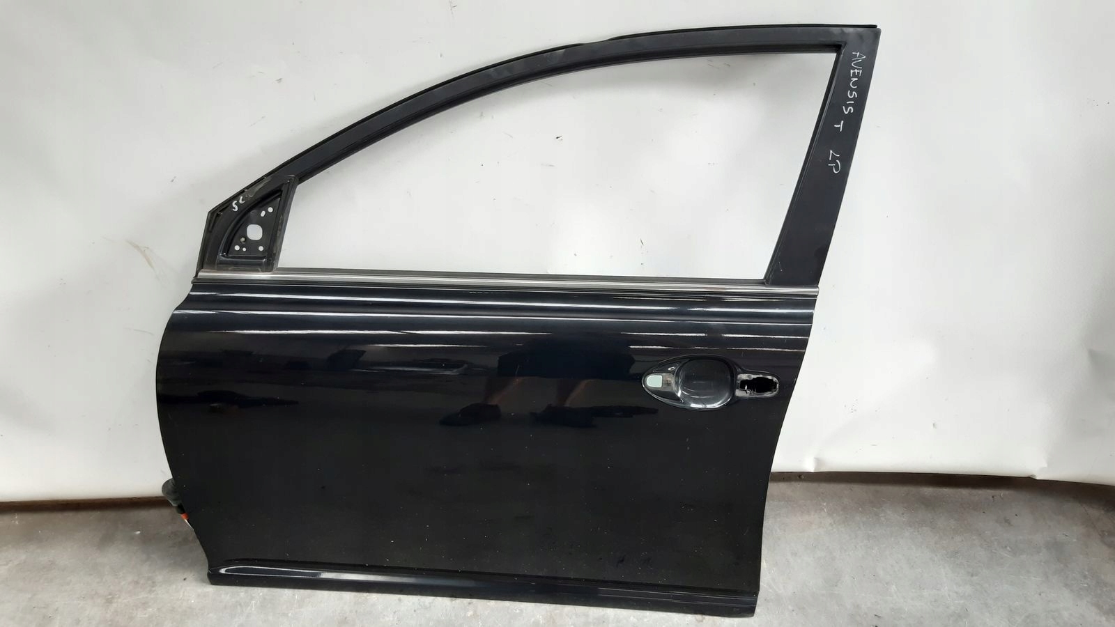 door front front left Toyota Avensis T25