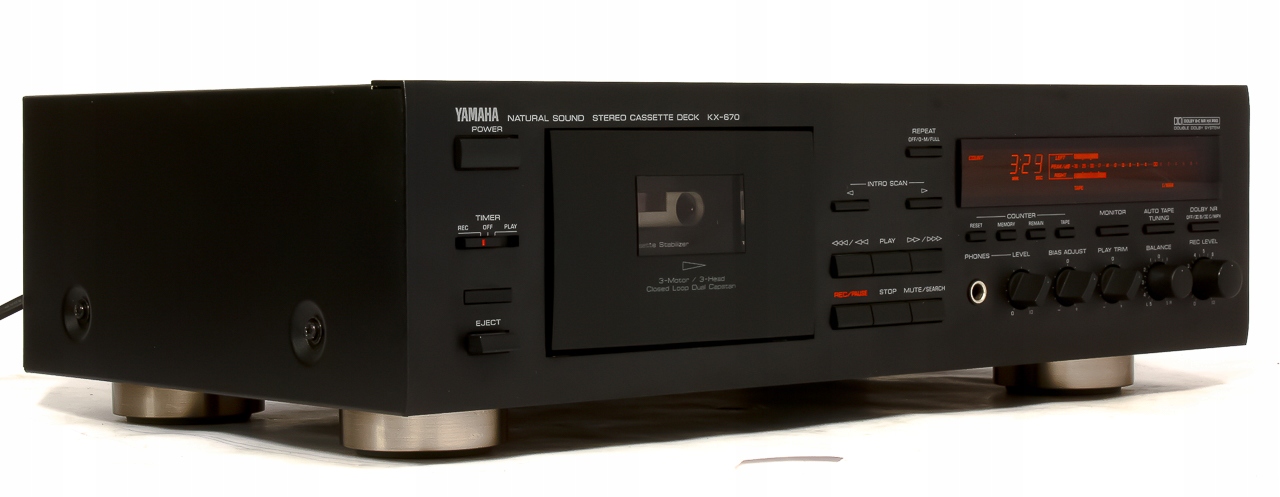 Кассетный магнитофон Yamaha KX - 670 черный