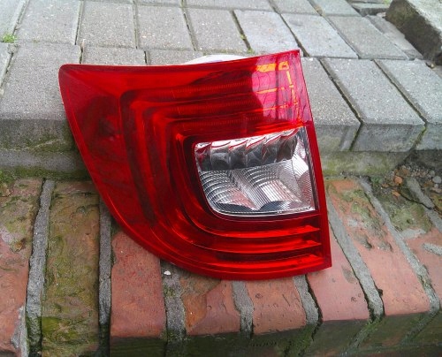 LAMPA LEWA TYŁ SKODA SUPERB 2 II 3T9 KOMBI LIFT LED 13-15 3T9945095A