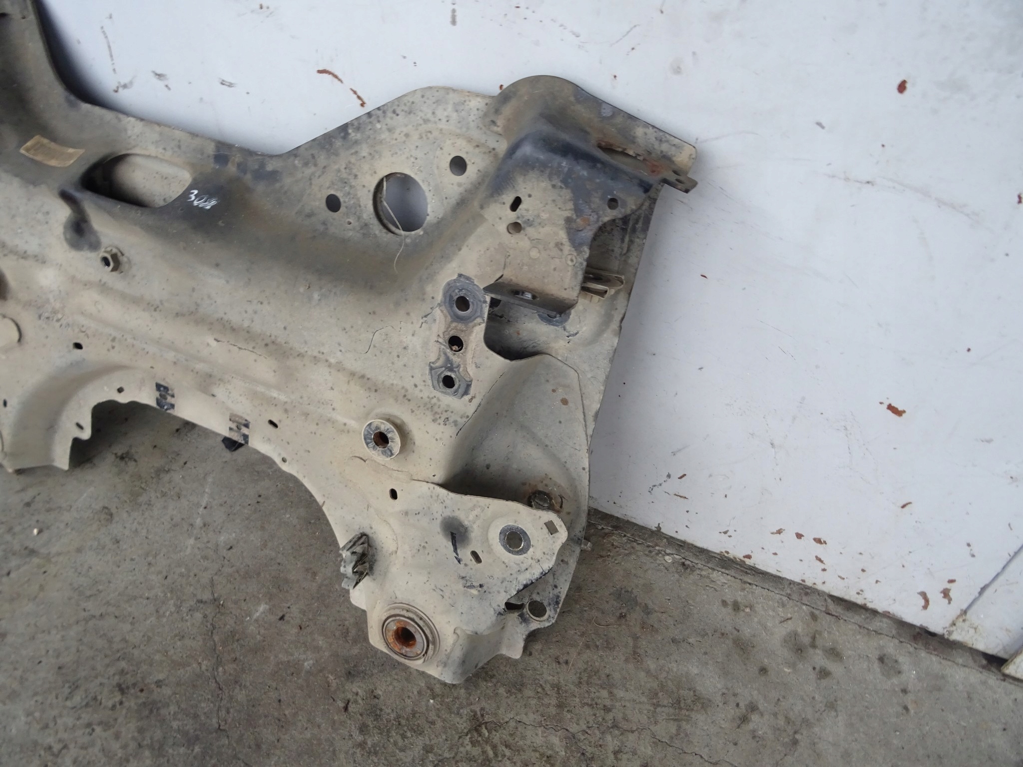 PEUGEOT 308 II T9 axle beam subframe front axle beam 1.6 HDI