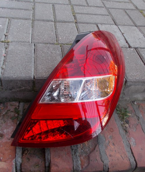 HYUNDAI I20 08-12 PRAWA TYLNA LAMPA ORYGINAŁ EUROPA
