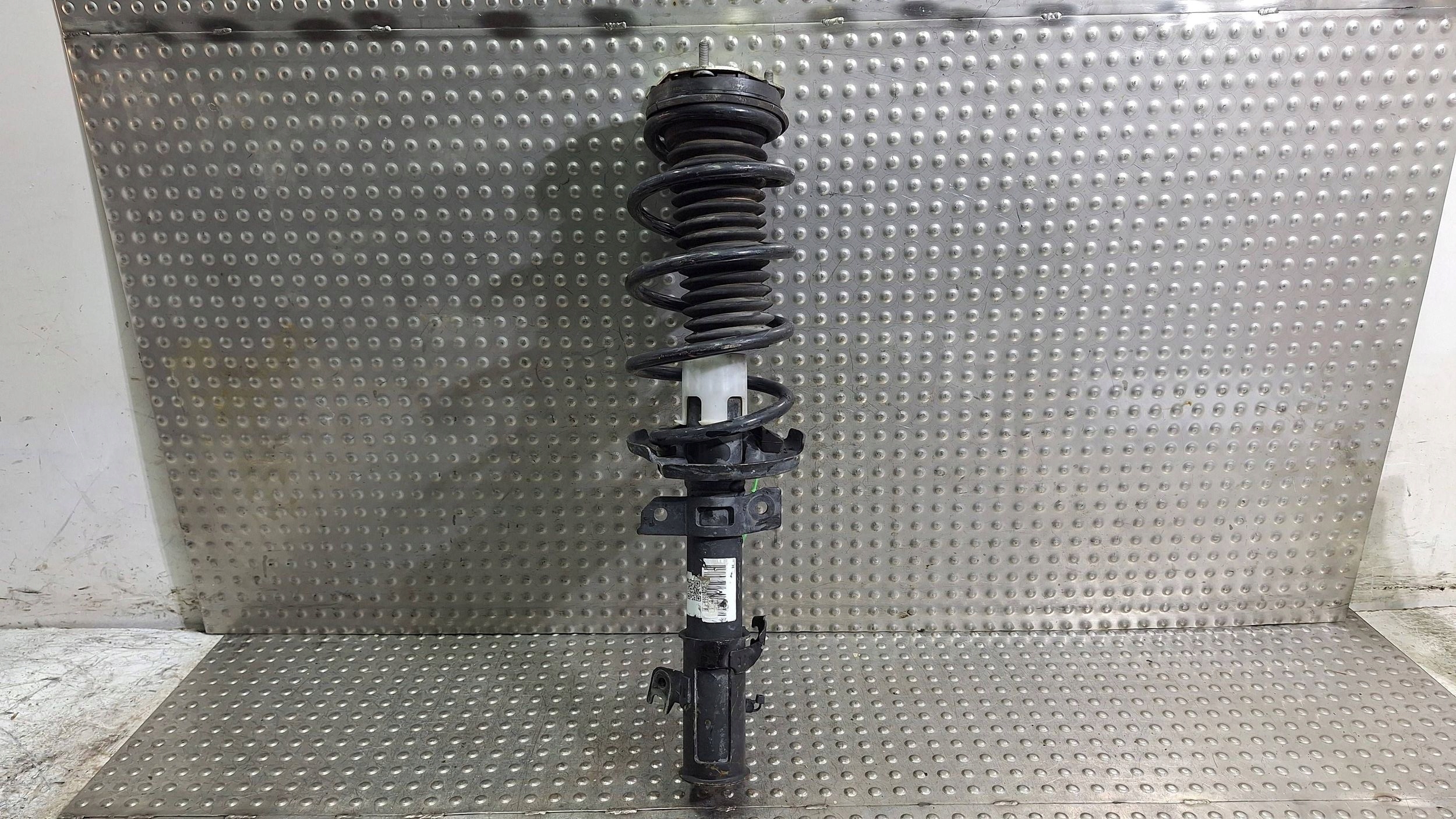 shock absorber right front H1BC-18045-XD FORD FIESTA MK8