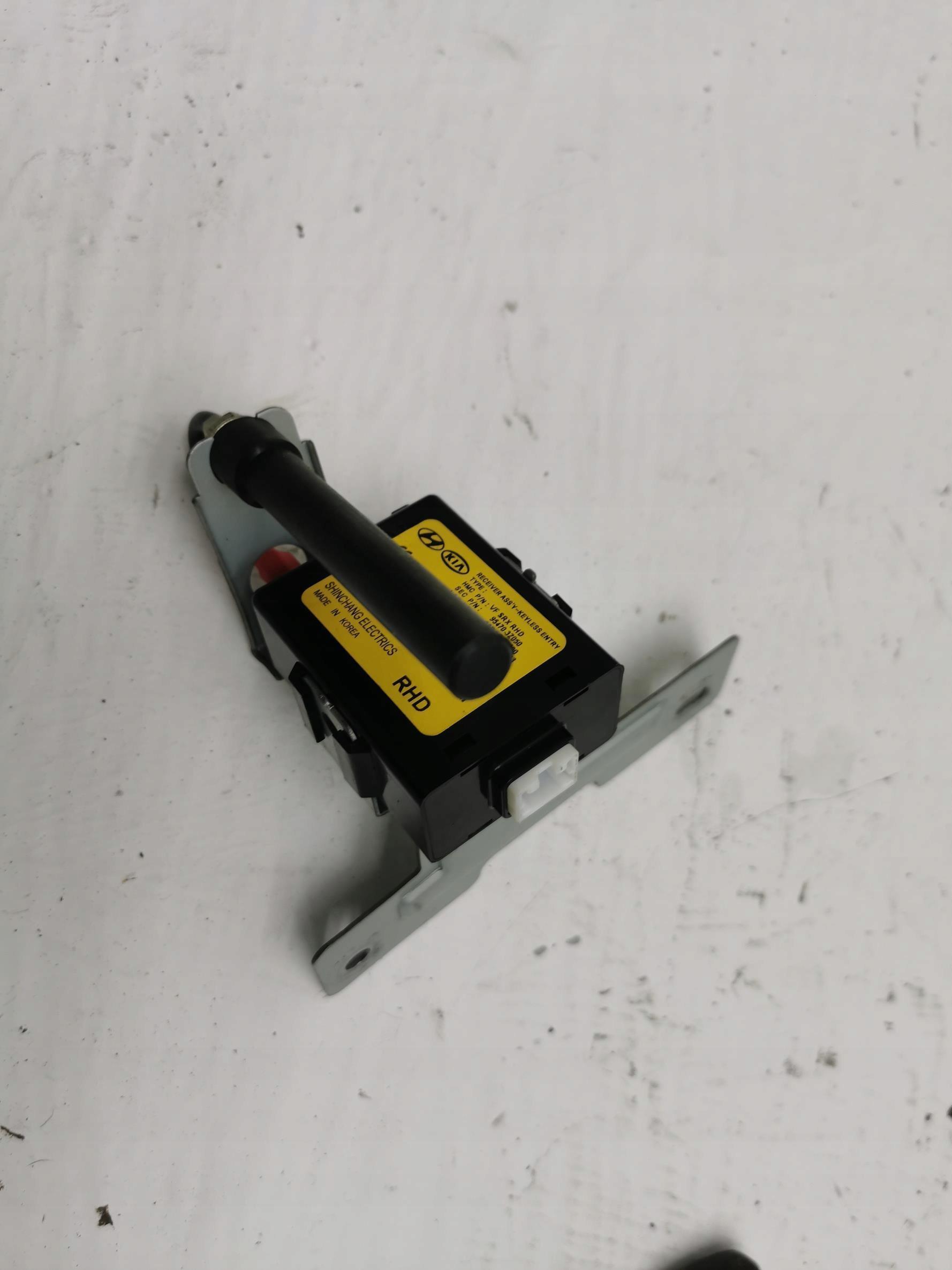 Module de la serrure KEYLESS HYUNDAI I40 95470-3Z050 11-14