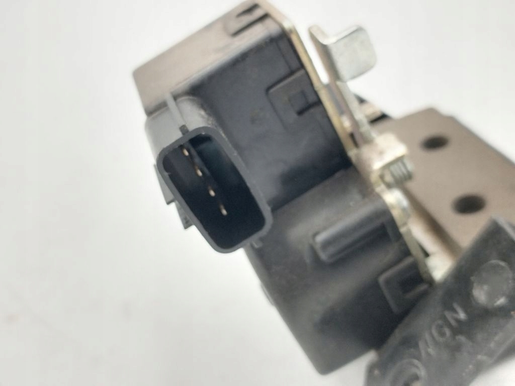 Hyundai i30 and 1 kombi lock bonnet