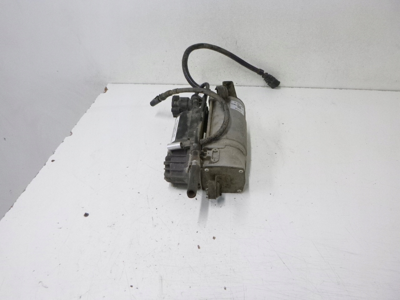 pump compressor; springing Audi A6 C5 Allroad / A8 D3 3Z03011000