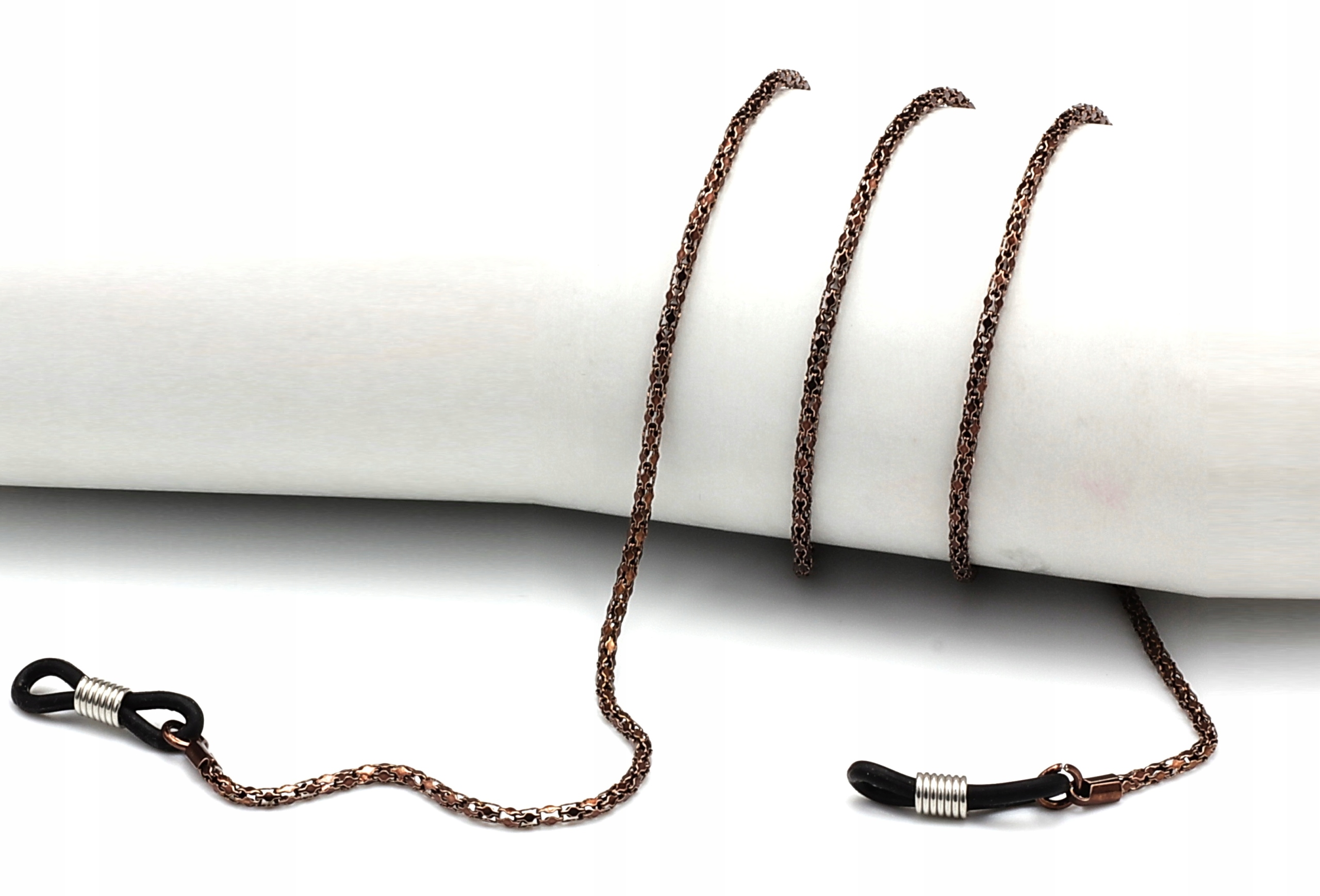 

Łańcuszek do okularów zawieszka na okulary modny