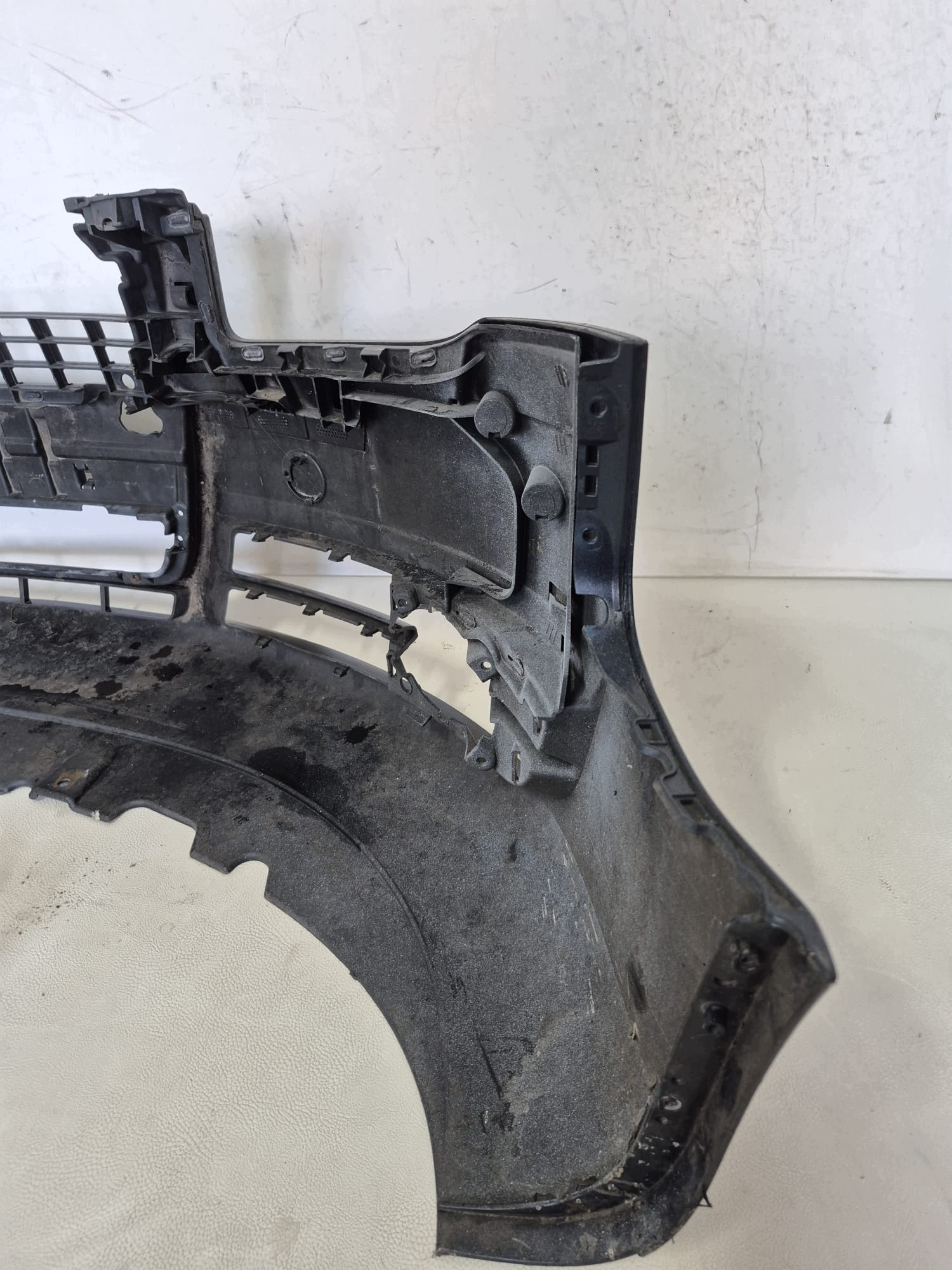 AUDI A4 B7 8E0 04- bumper front front 8E0807437AG