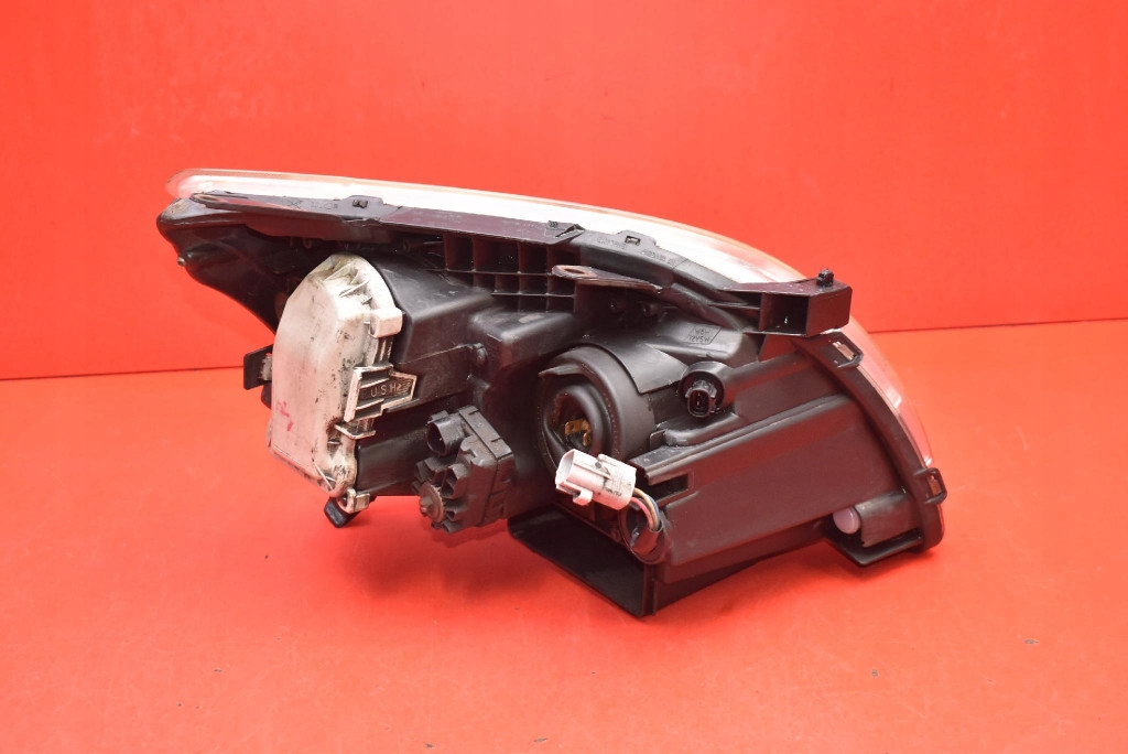 REFLEKTOR left light front lens EU 05-43 TOYOTA AVENSIS T25 02-06