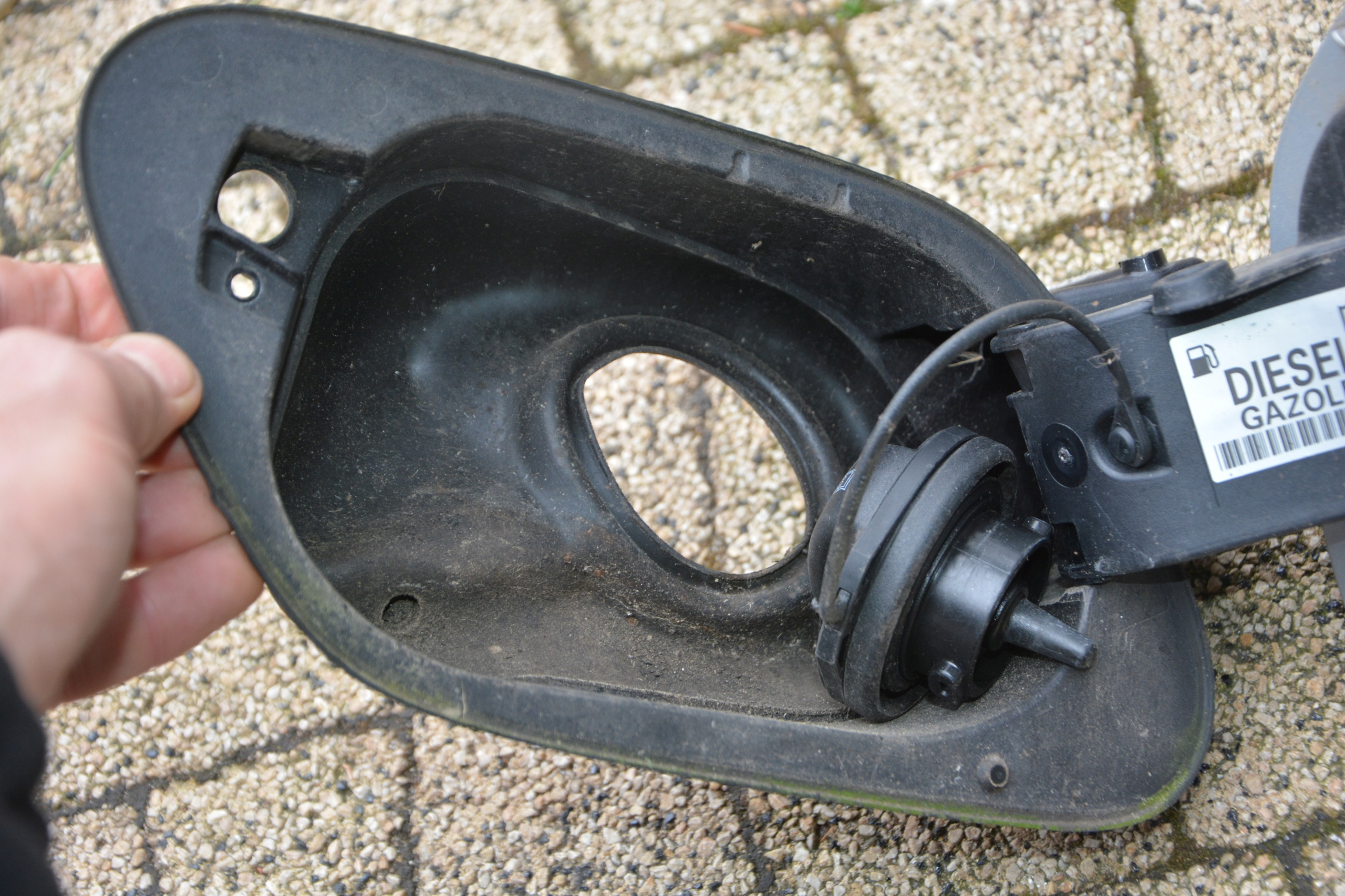 KLAPKA WLEWU PALIWA LA7W VW GOLF 7 VII 5G0809857 Kolor srebrny