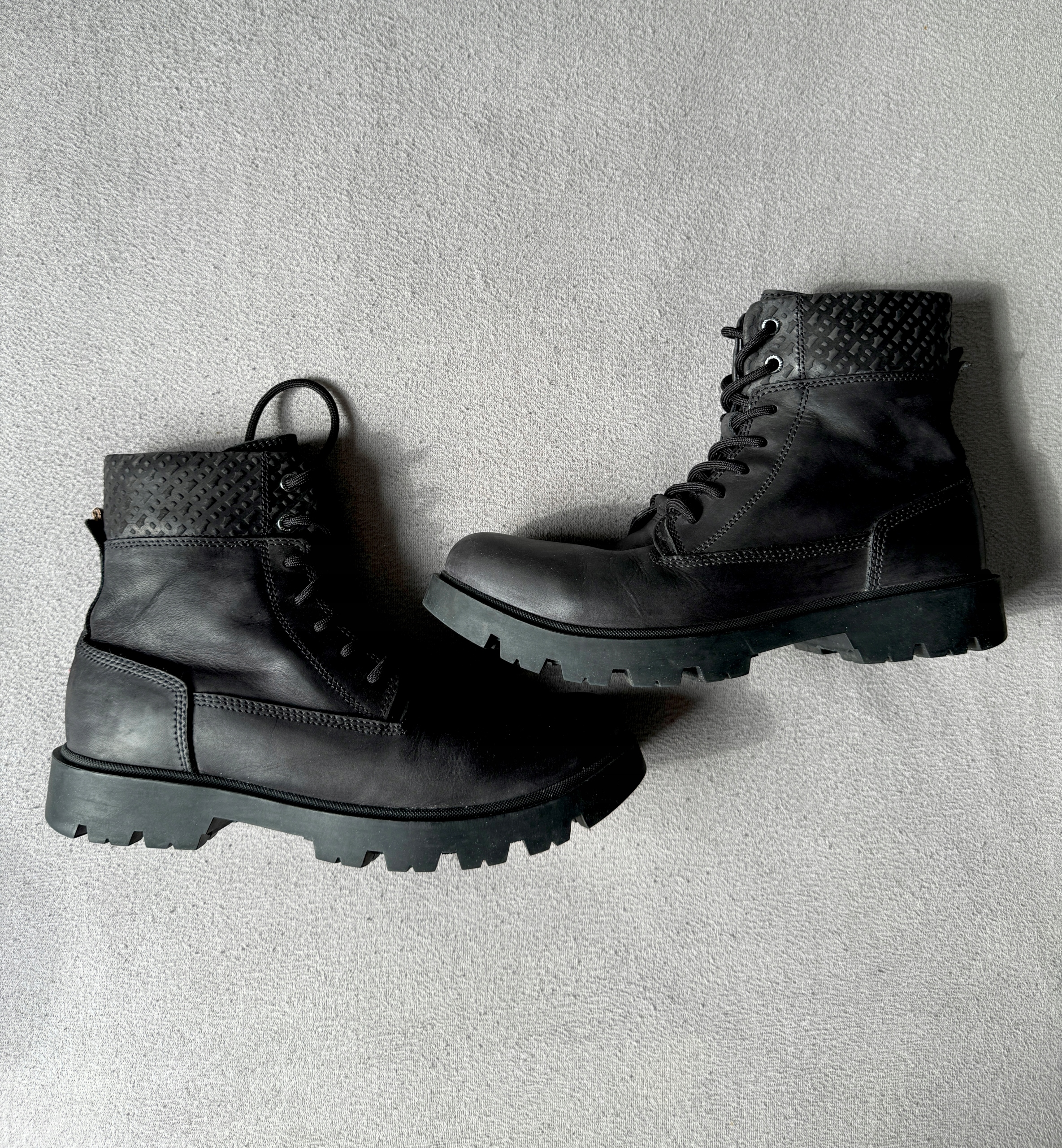 Boss Adley Halb Botki sznurowane r.44 Marka BOSS