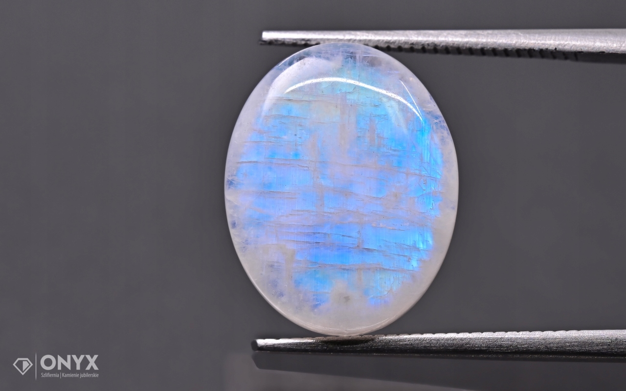 Měsíční kámen konvexní mělký ovál 15x11,5 mm