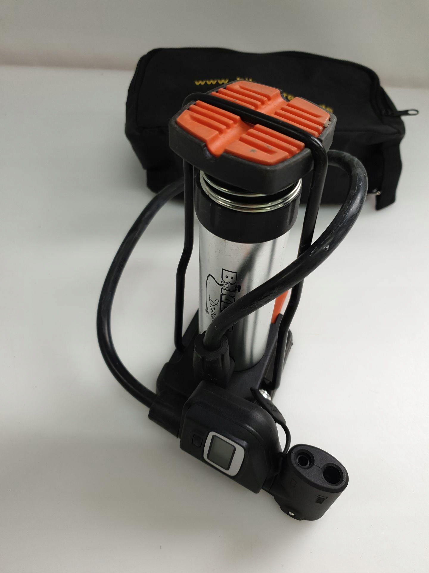 POMPKA JEDNOTŁOKOWA Z MANOMETREM CYFROWYM Dopasowanie do pojazdu produkt dedykowany