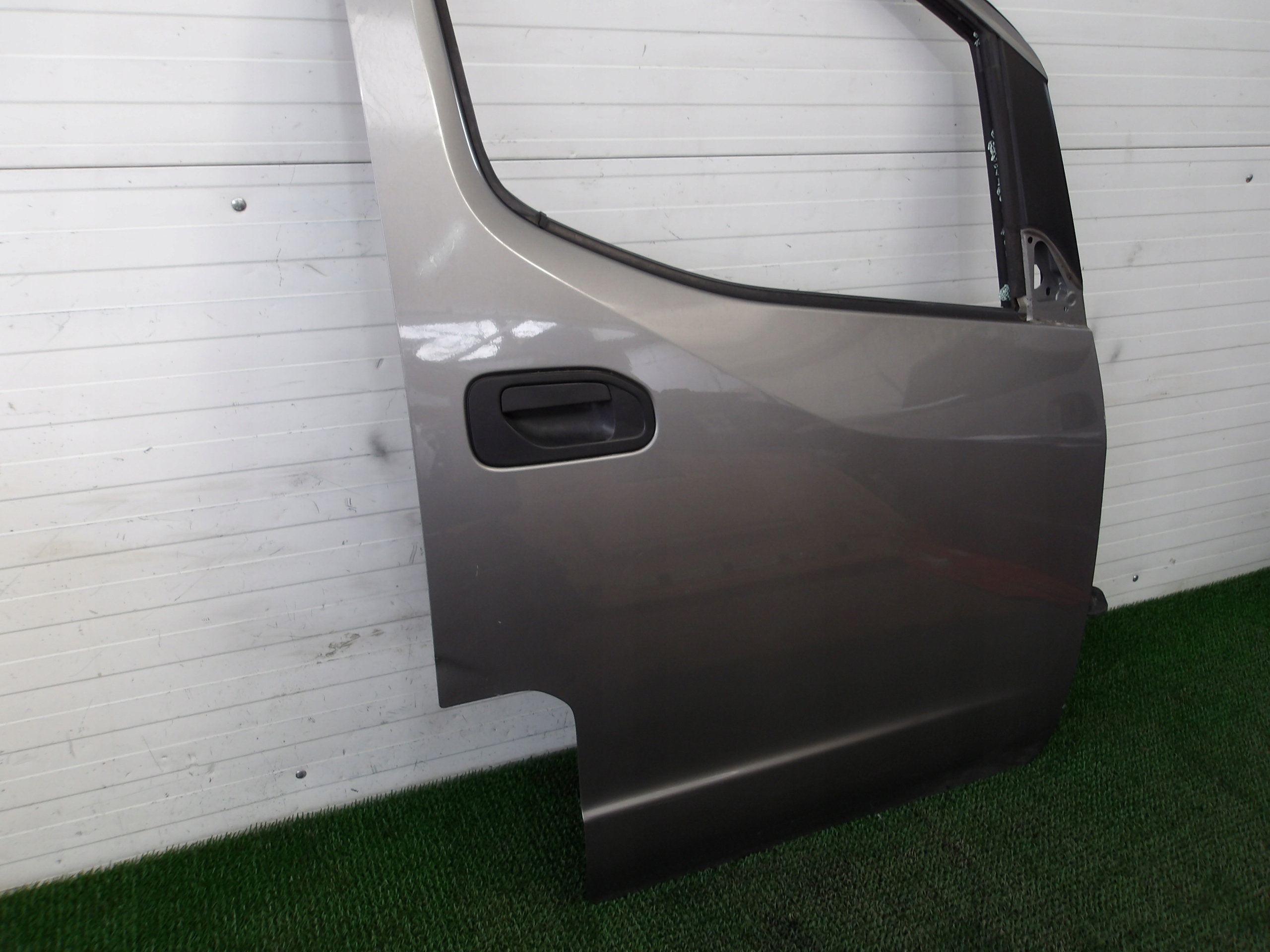 NISSAN NV200 09-19 door front right front K51