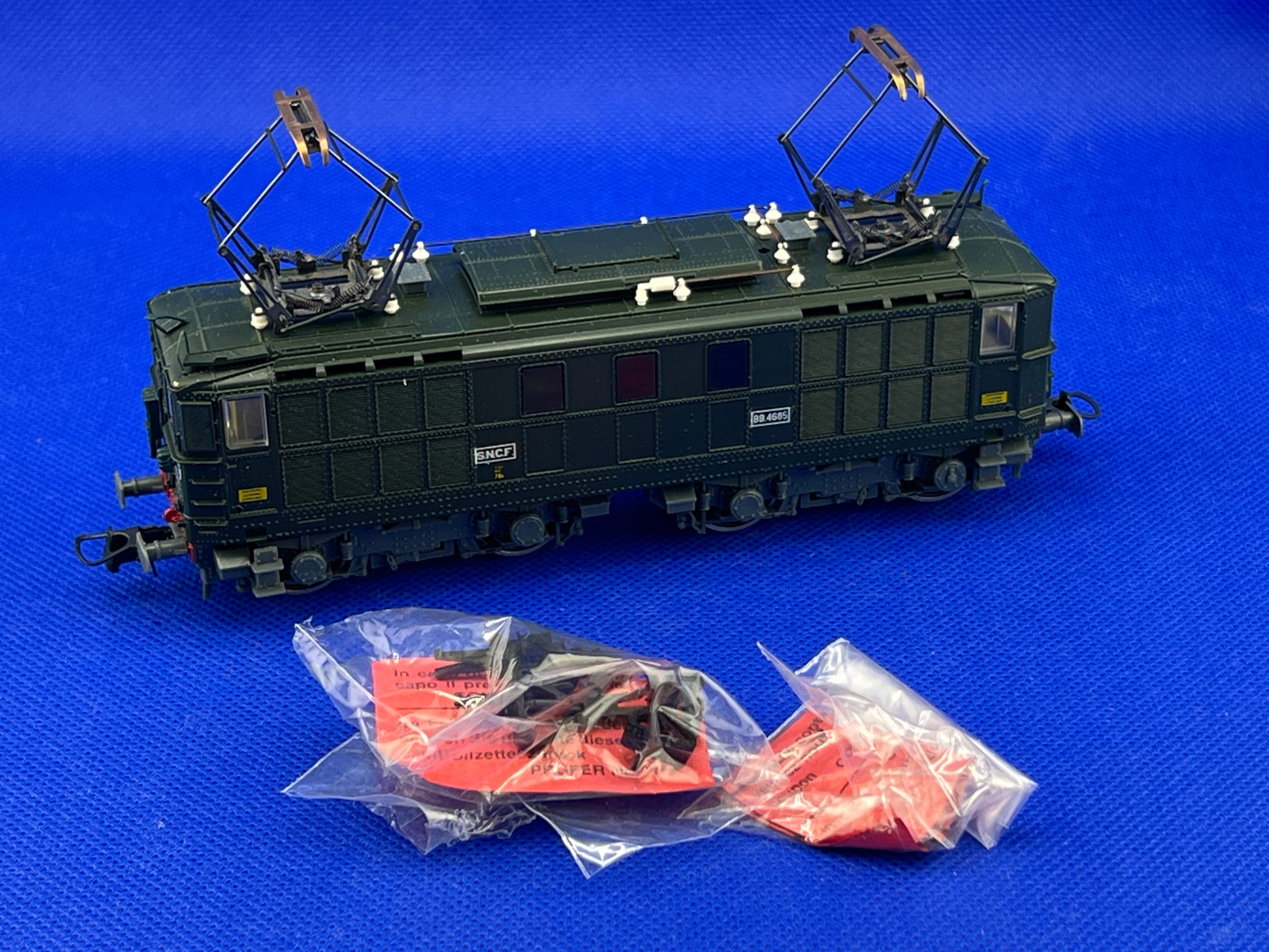 LOKOMOTYWA ELEKTRTYCZNA ROCO BB4685 >>>