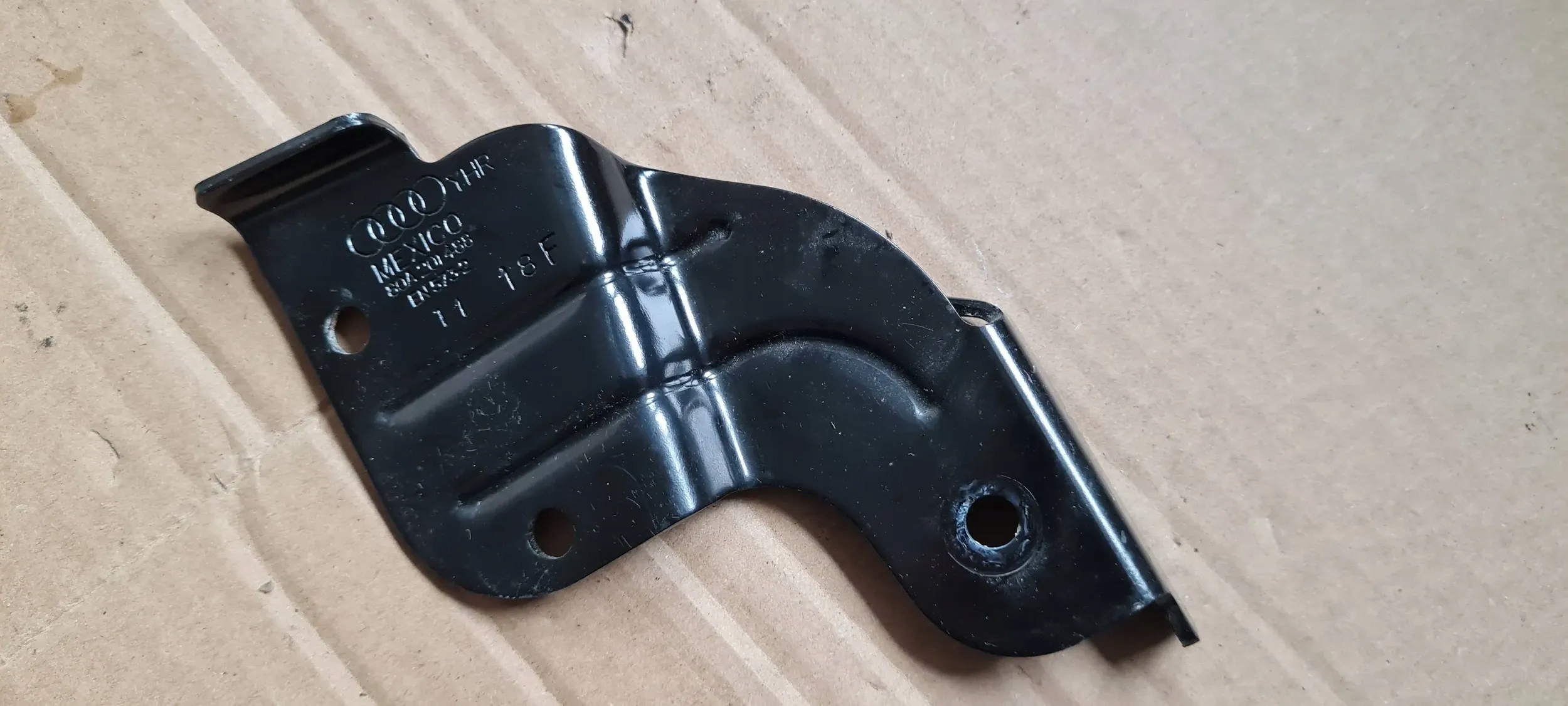 SQ5 Q5 80A Poignée Support plaque PRZEWODOW Carburant 80A201488