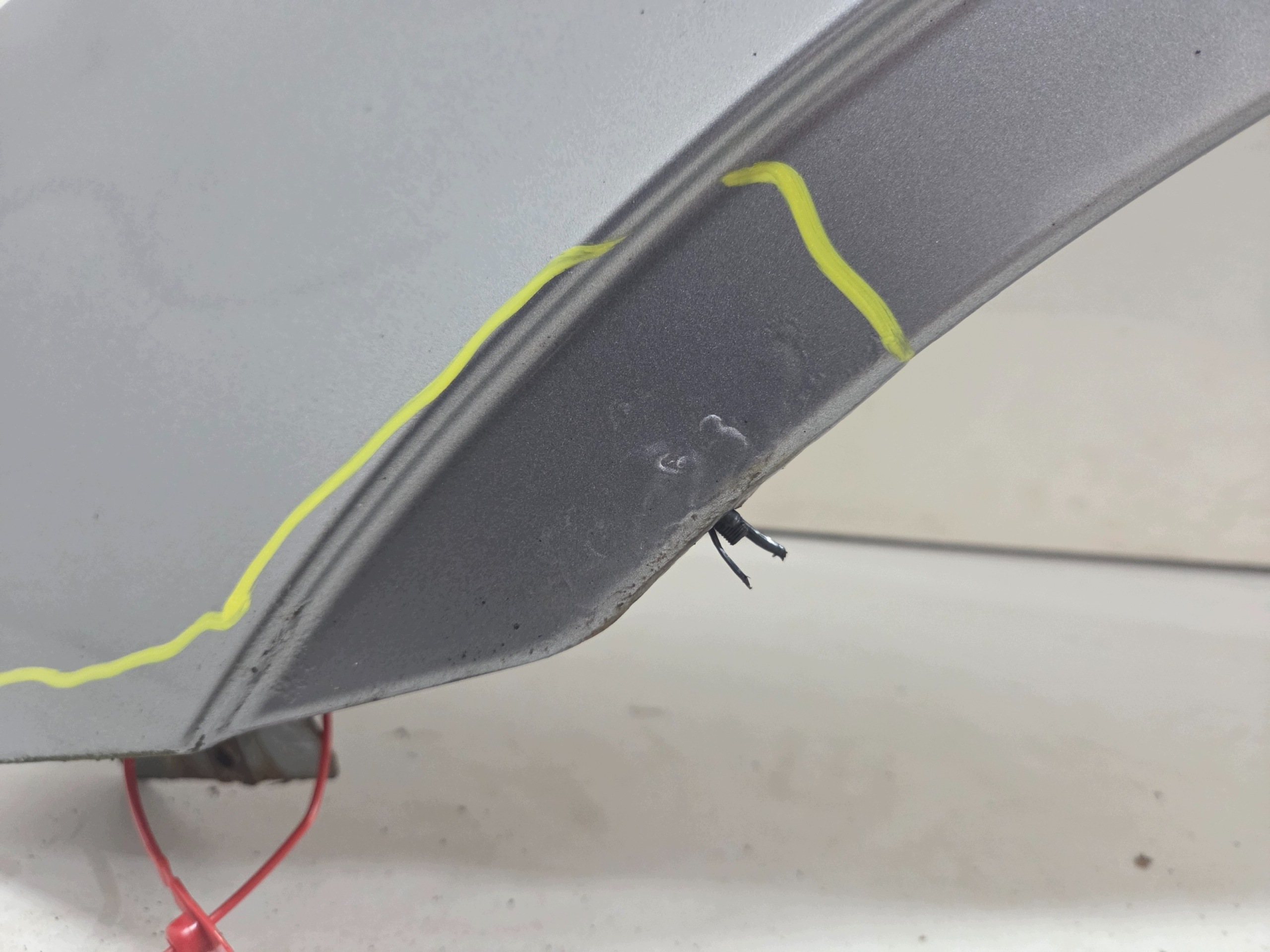 fender left front BMW X3 E83 SILBERGRAU A08/7