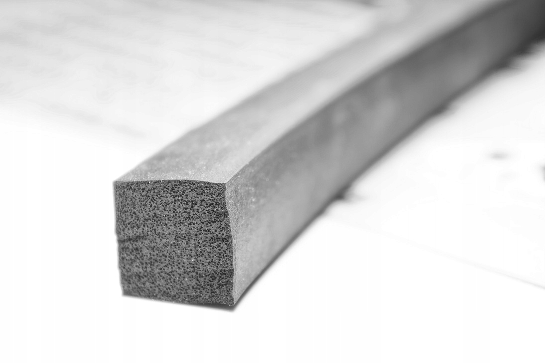 USZCZELKA GUMOWA POROWATA PIANKOWA PłASKOWNIK20x20 Marka Inna