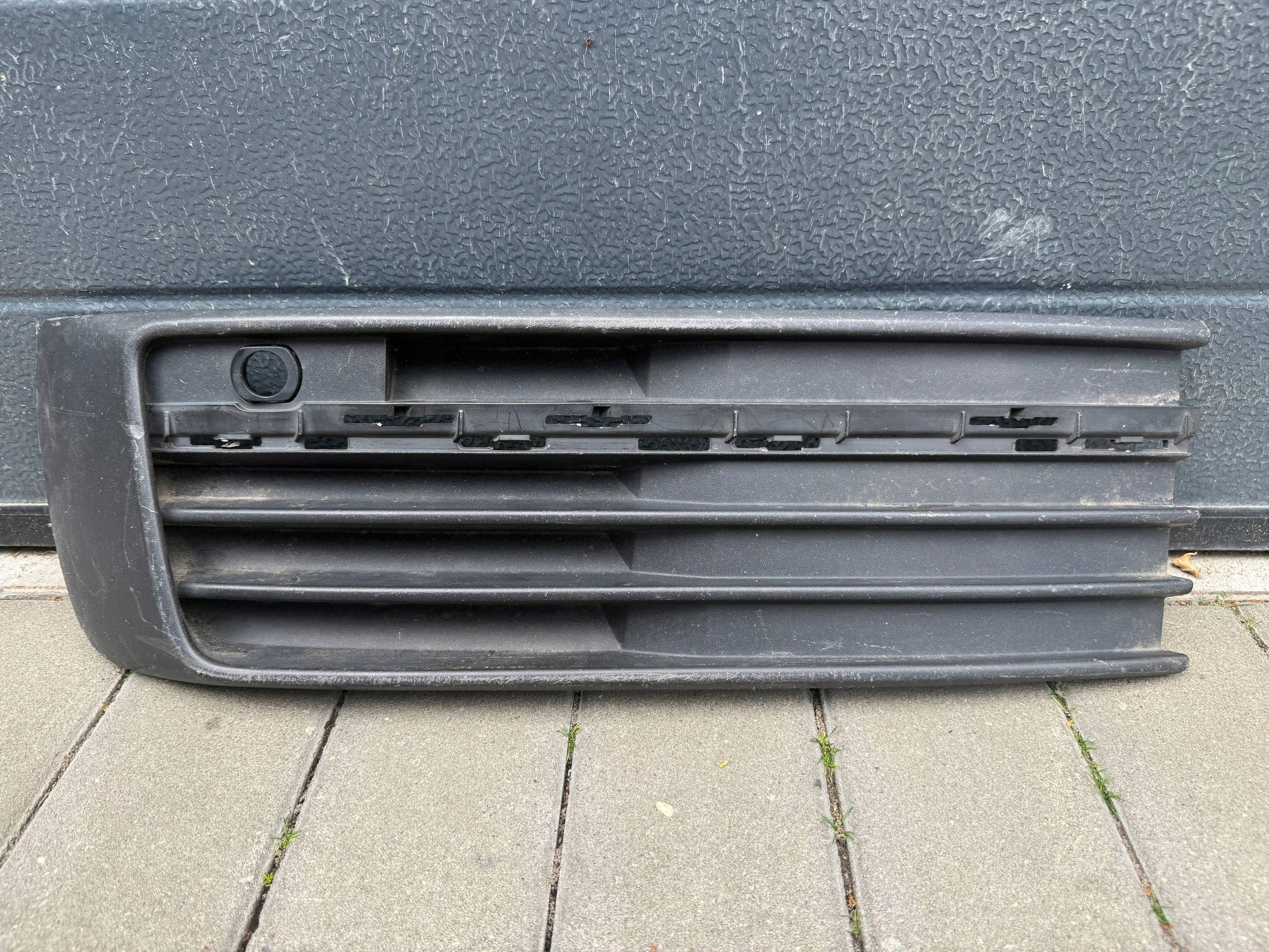 Vw T6 grid bumper front left Caravelle T6 7E5853683