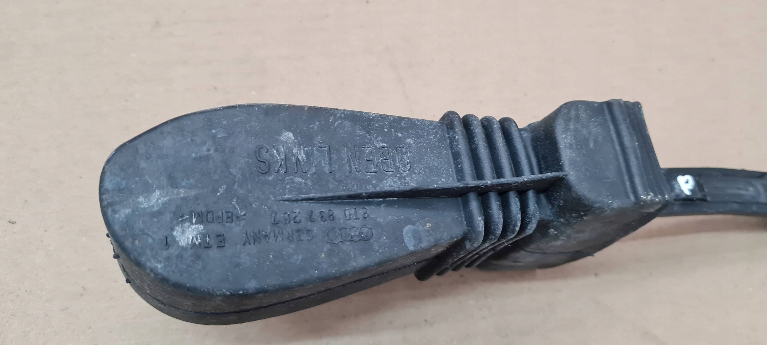 A5 8T LIFT limiter door left right front 8T0837249