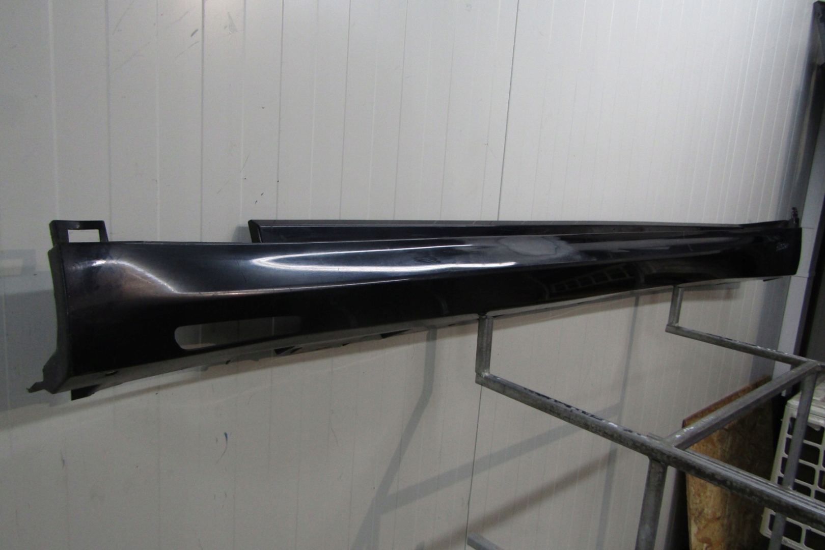 Listwa progowa lewa BMW X5 G05 M Pakiet 18- próg Kolor do lakierowania