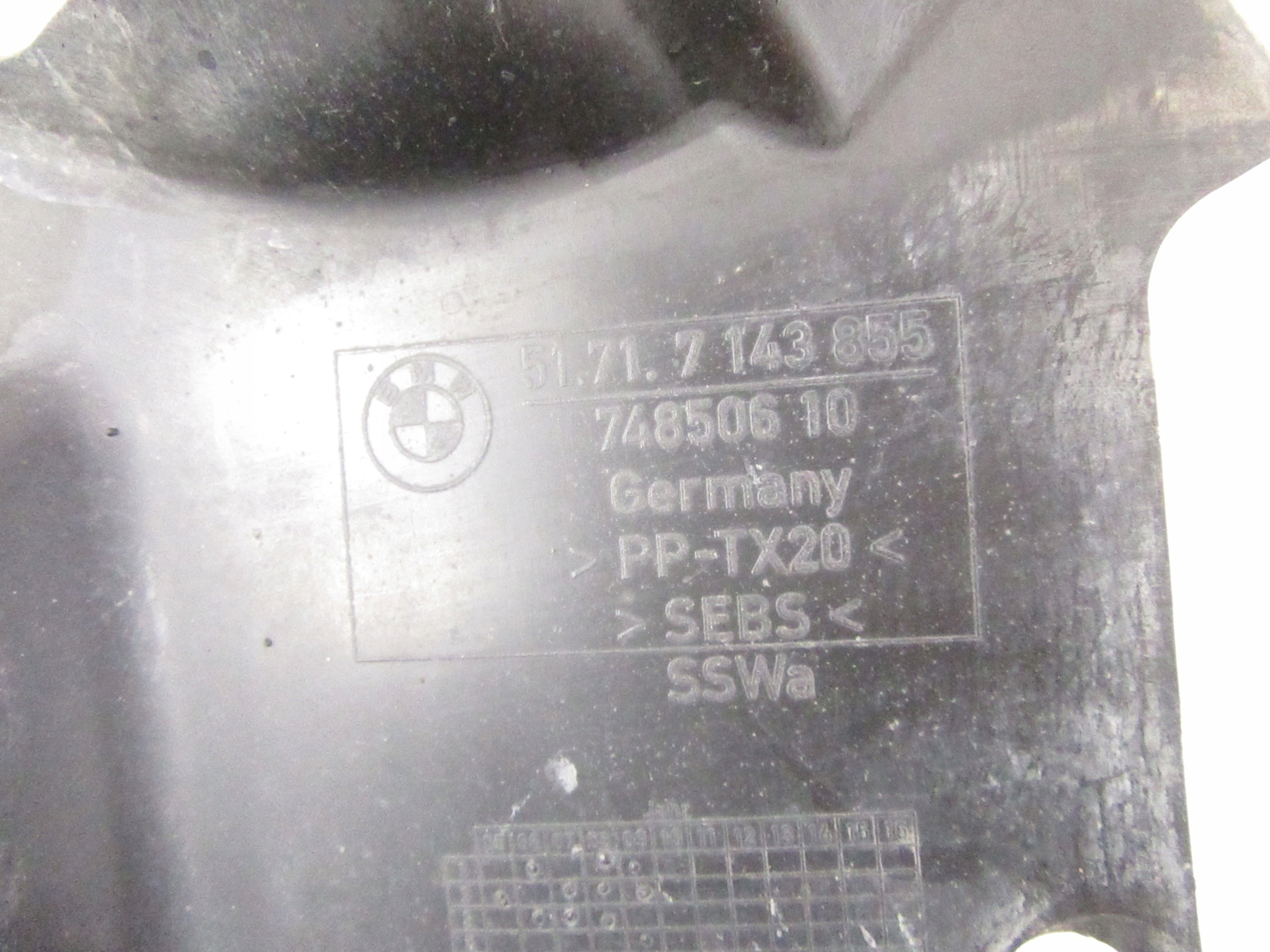 cover przekladni steering wheel left BMW e90 e91 e92 X-DRIVE EUROPA