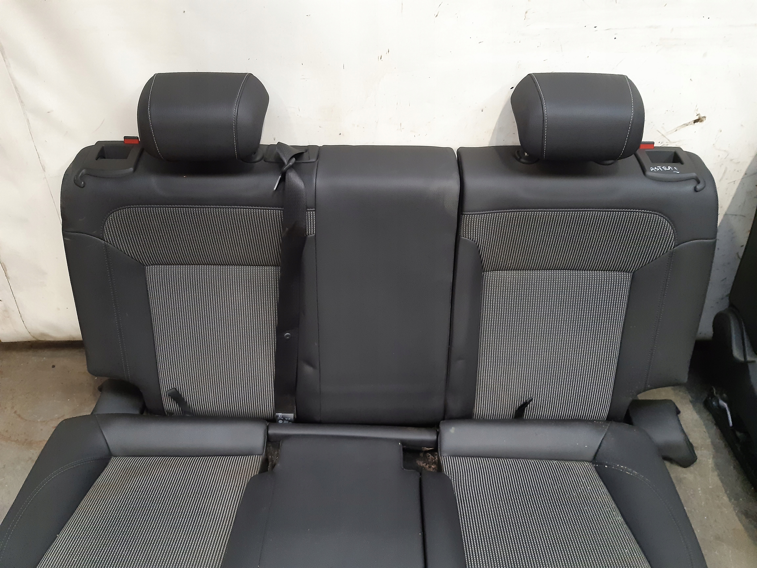 Sitze polskorka kombi kpl Opel Astra J