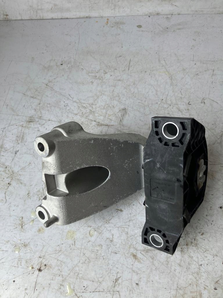 holder engine mount SANDERO III 1.0 SCE