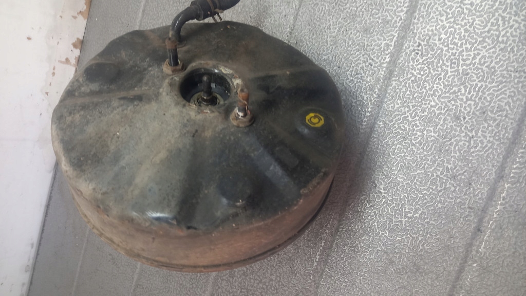 сервопривод тормоза Hyundai ACCENT II LC 00R 1.3b