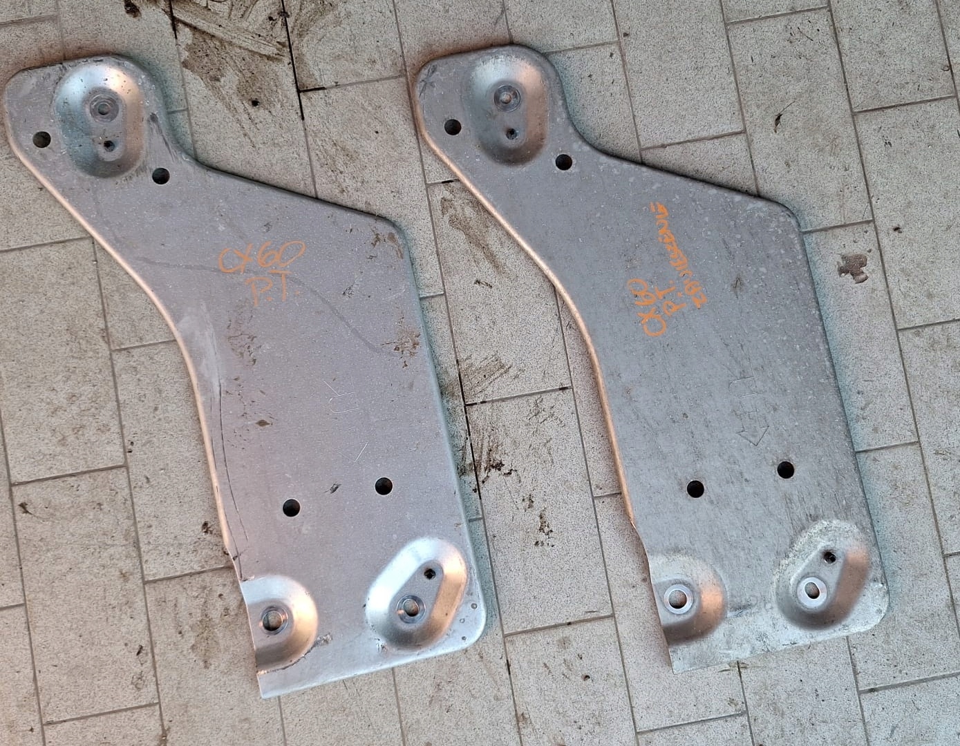 Blende Abdeckung abdeckung Achsträgers MAZDA CX60 CX-60 2.5 e-SKYACTIV KBB6288A3 S4363