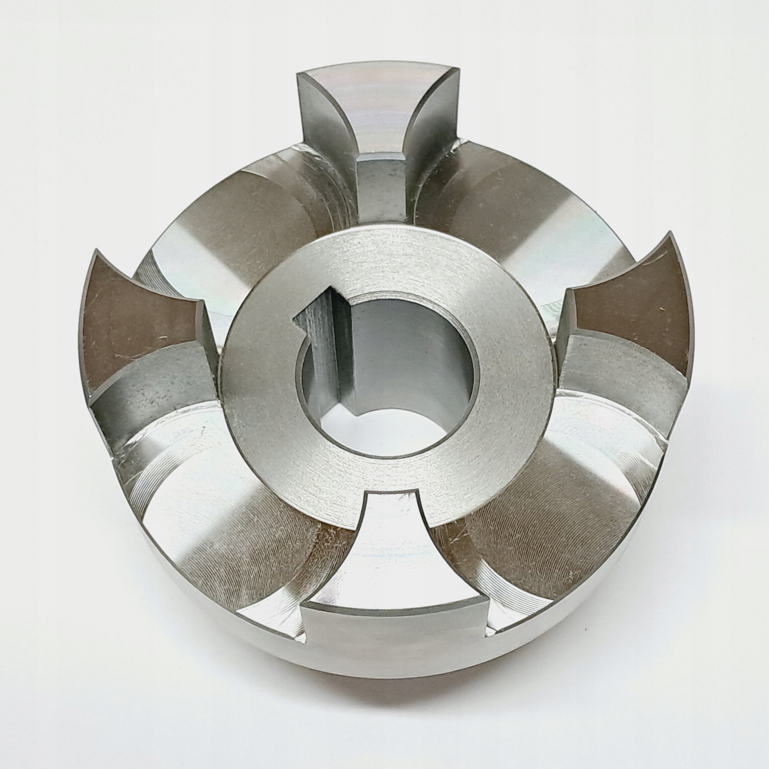 Spojka o průměru 105 mm s otvorem fi32 w10 polovina fi105 L140