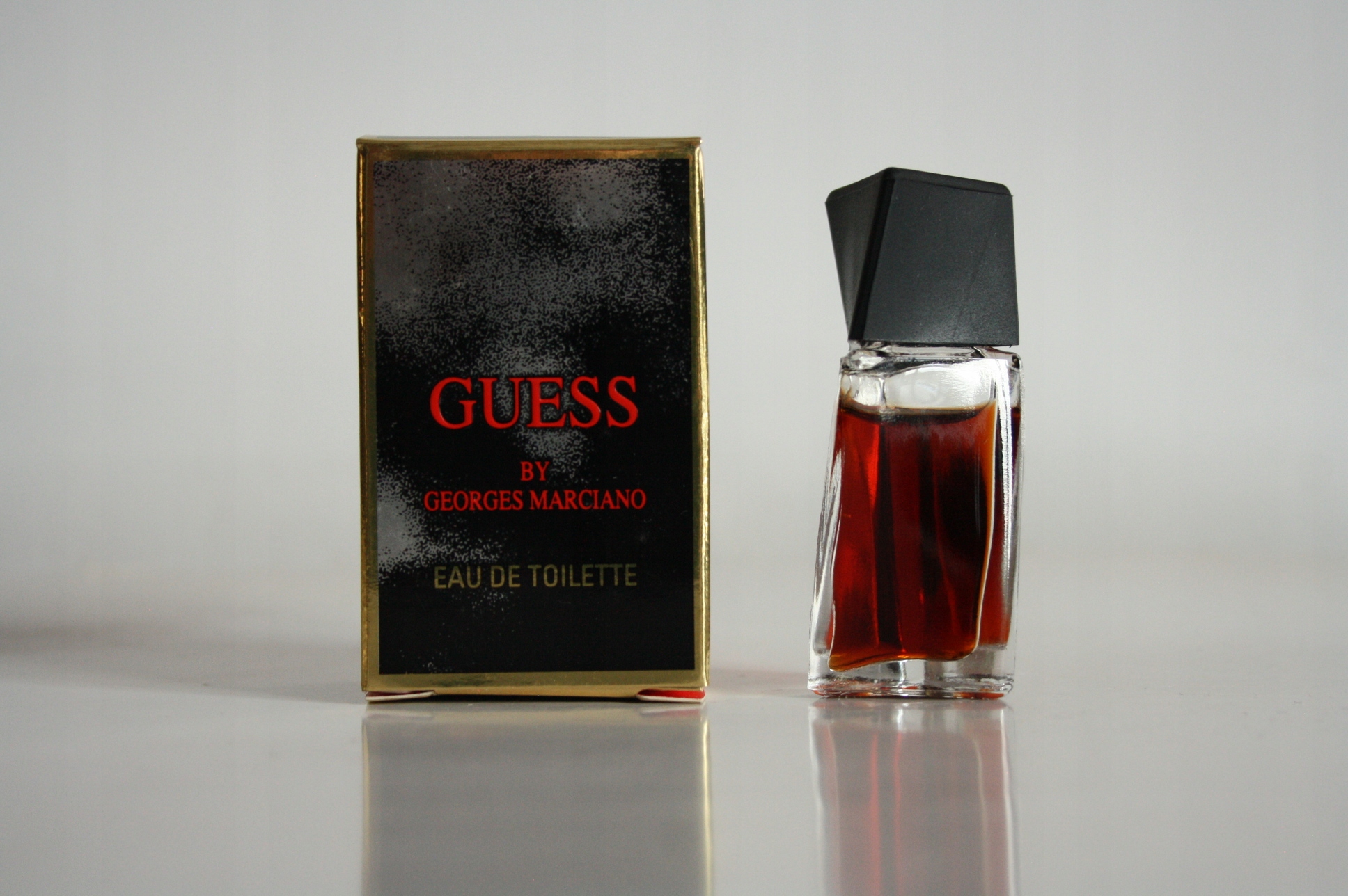 PERFUMY KOLEKCJONERSKA MINIATURA GEORGES MARCIANO GUESS EDT (4 ML)
