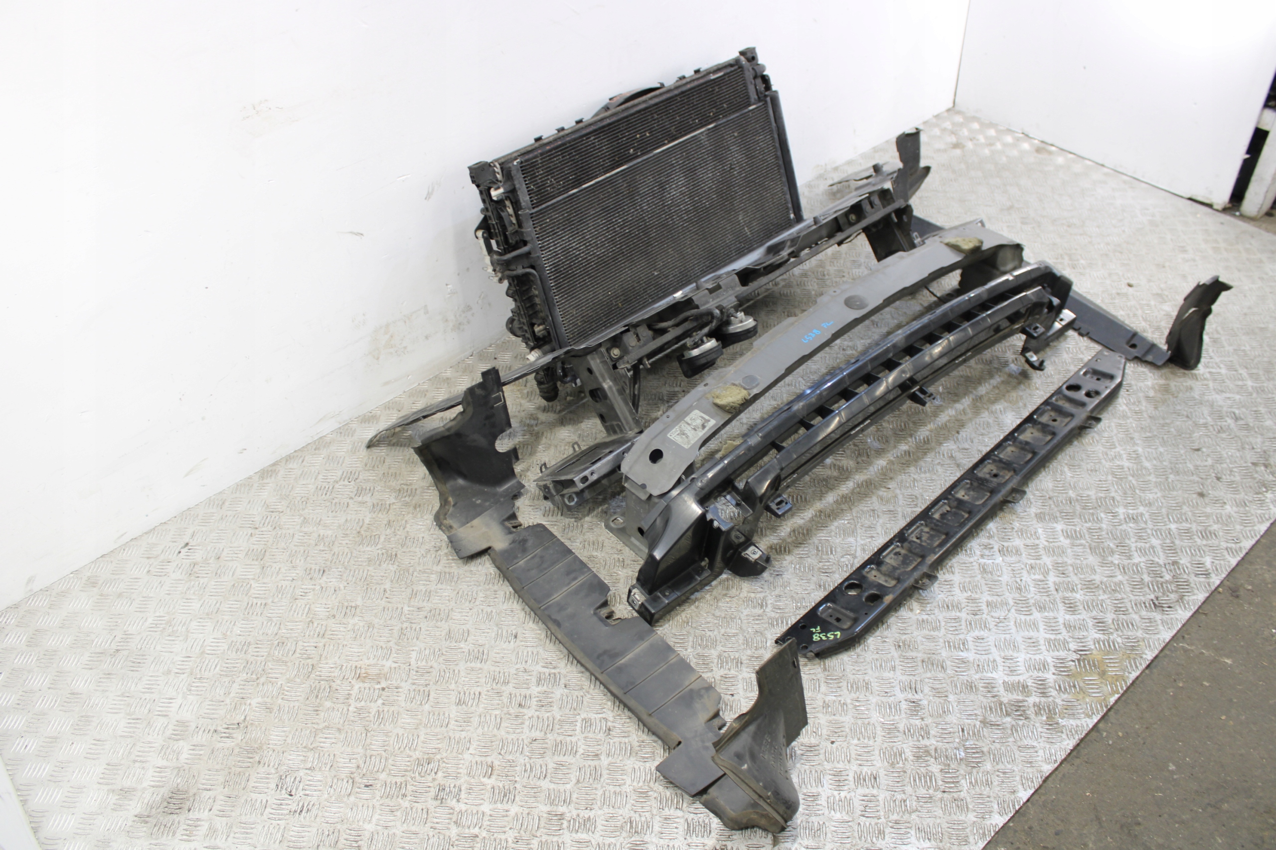 support panel for radiators radiator pillar LAND ROVER EVOQUE L538 LIFT 2,0 D