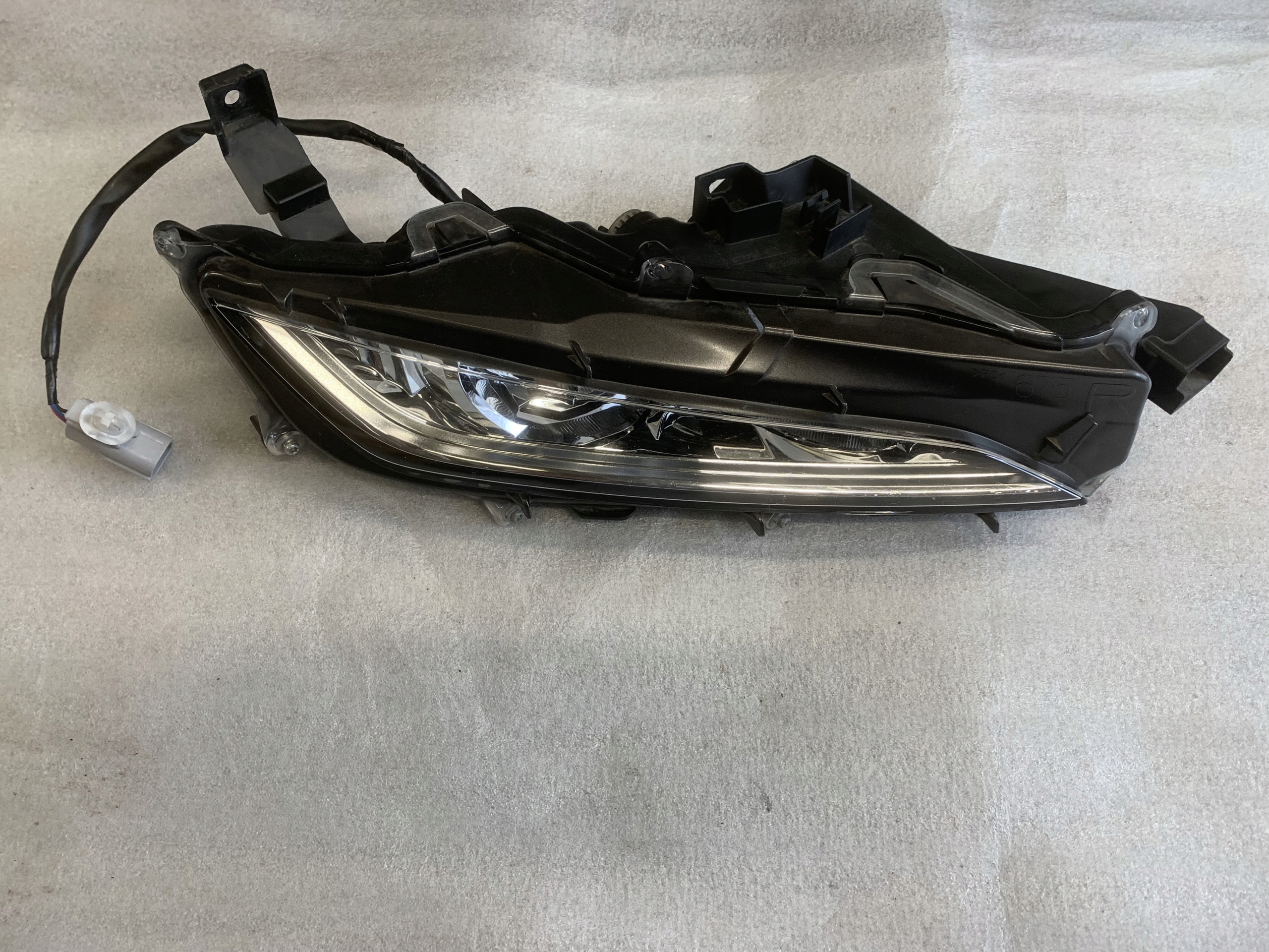 Галоген правий LEXUS RX LIFT 2020 - >