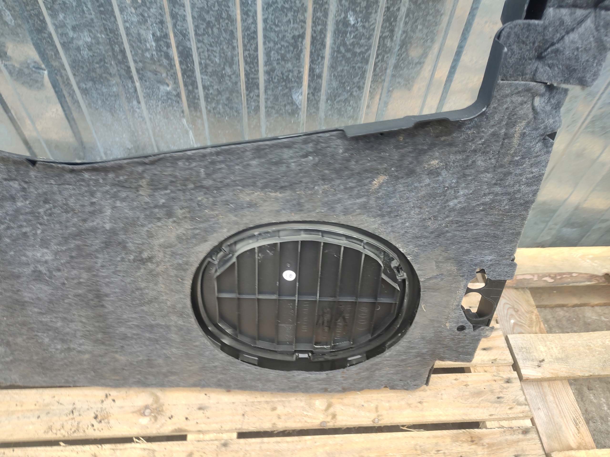 floor boot AUDI A6 C6 KOMBI 4F9864797A