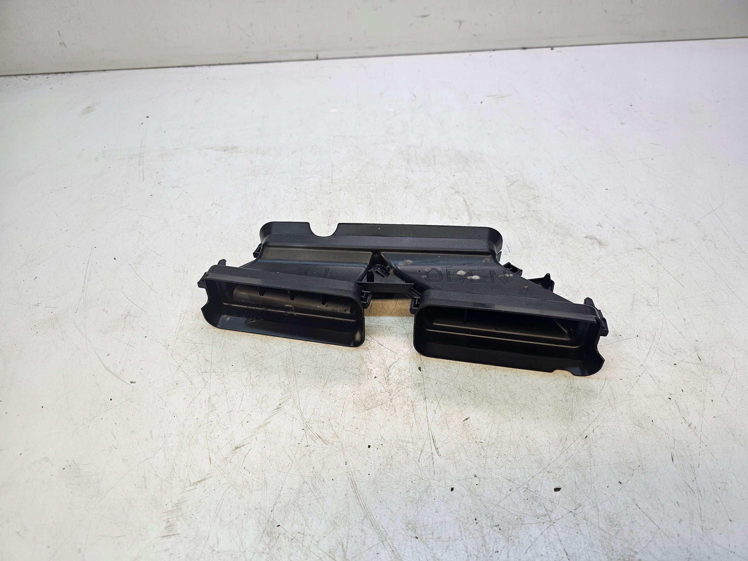drain TUNEL POWIETRZNY AUDI A4 B9 8W1819389