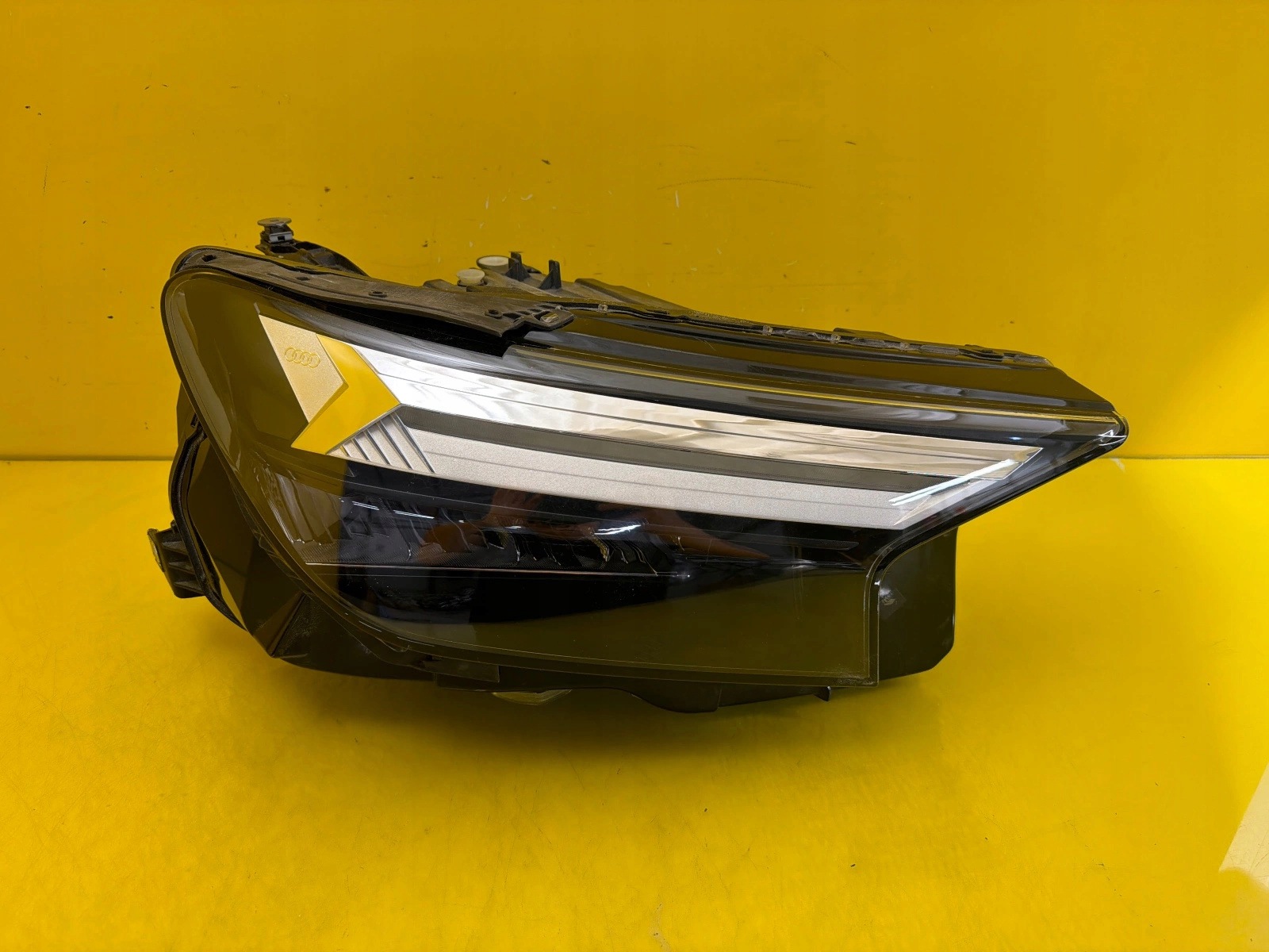Licht rechts Audi Q4 E-Tron Full Led 89A941034D