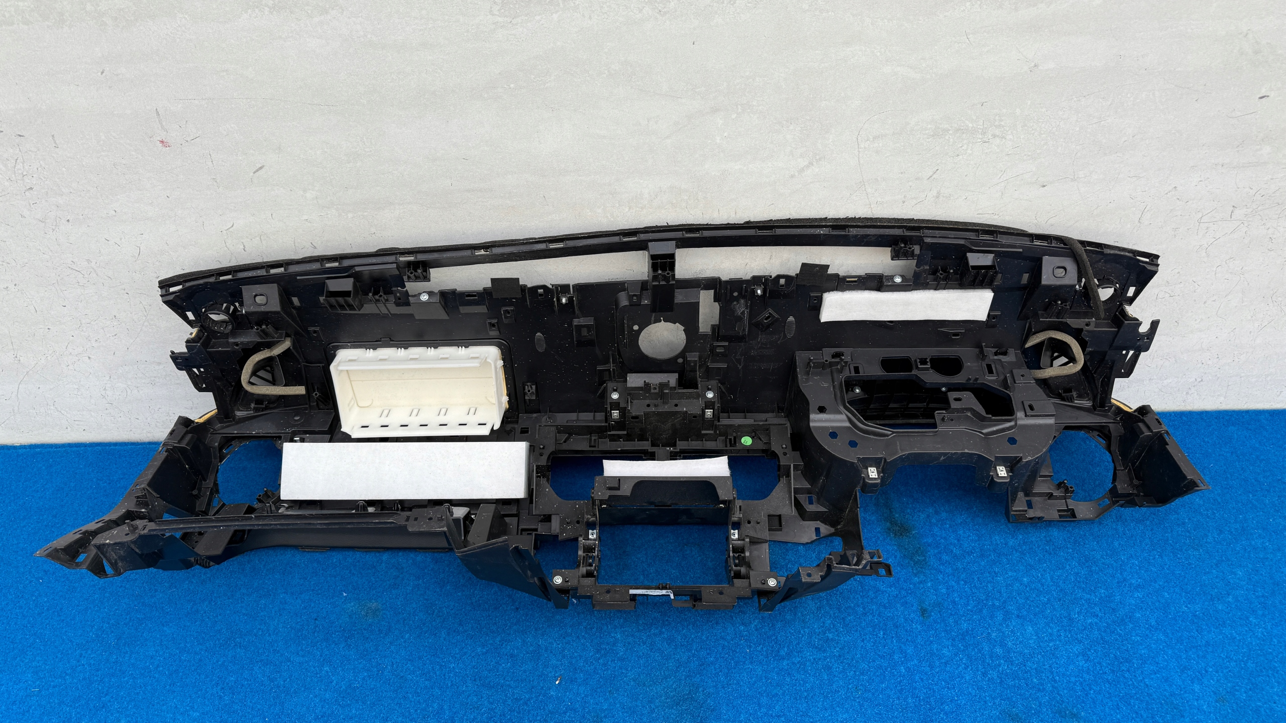 console dashboard instrument panel MERCEDES X-KLASA 470 W470 X470 681PM5XA0A 100CO