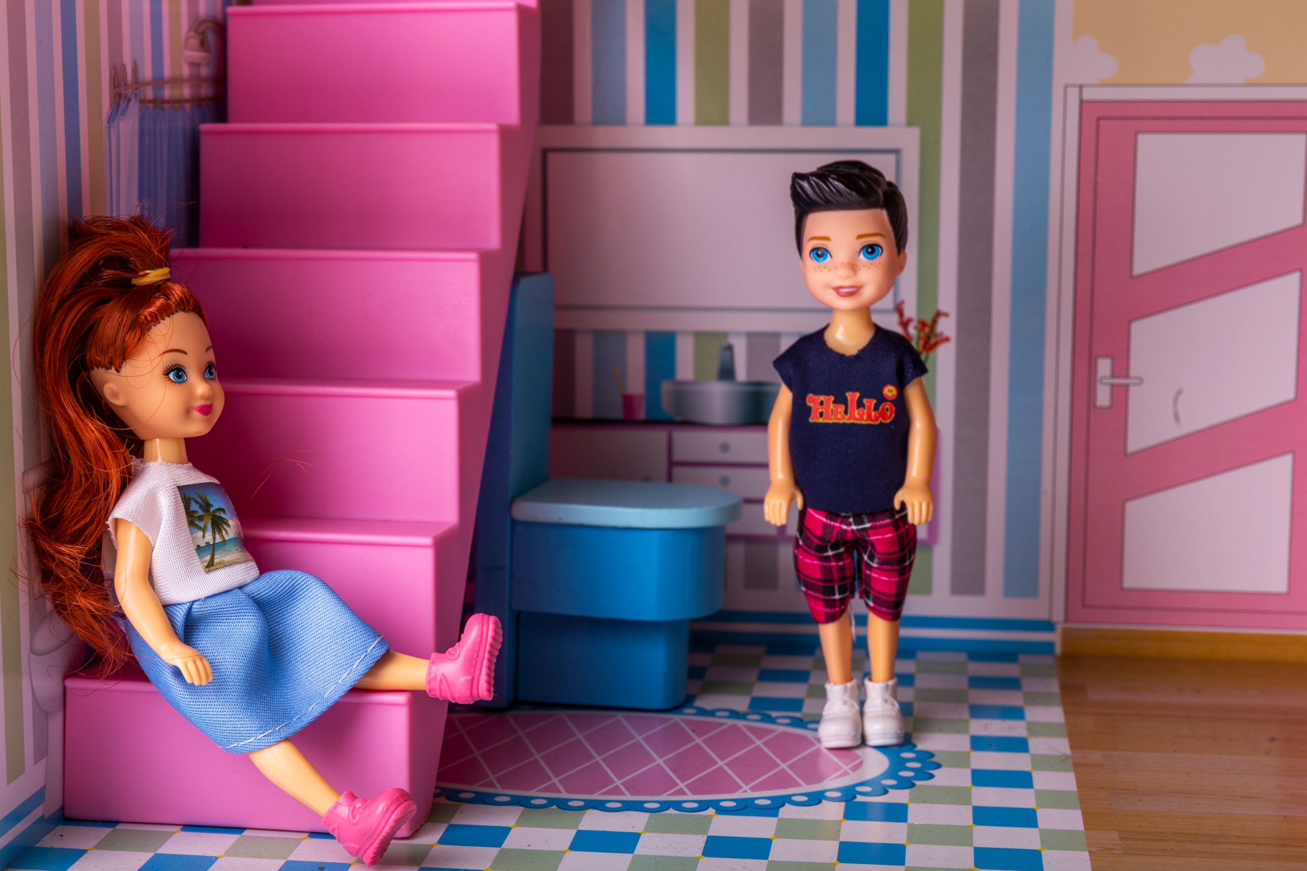 DREWNIANY DOMEK DLA LALEK DO WYS.18 CM Wiek dziecka 3 lata +