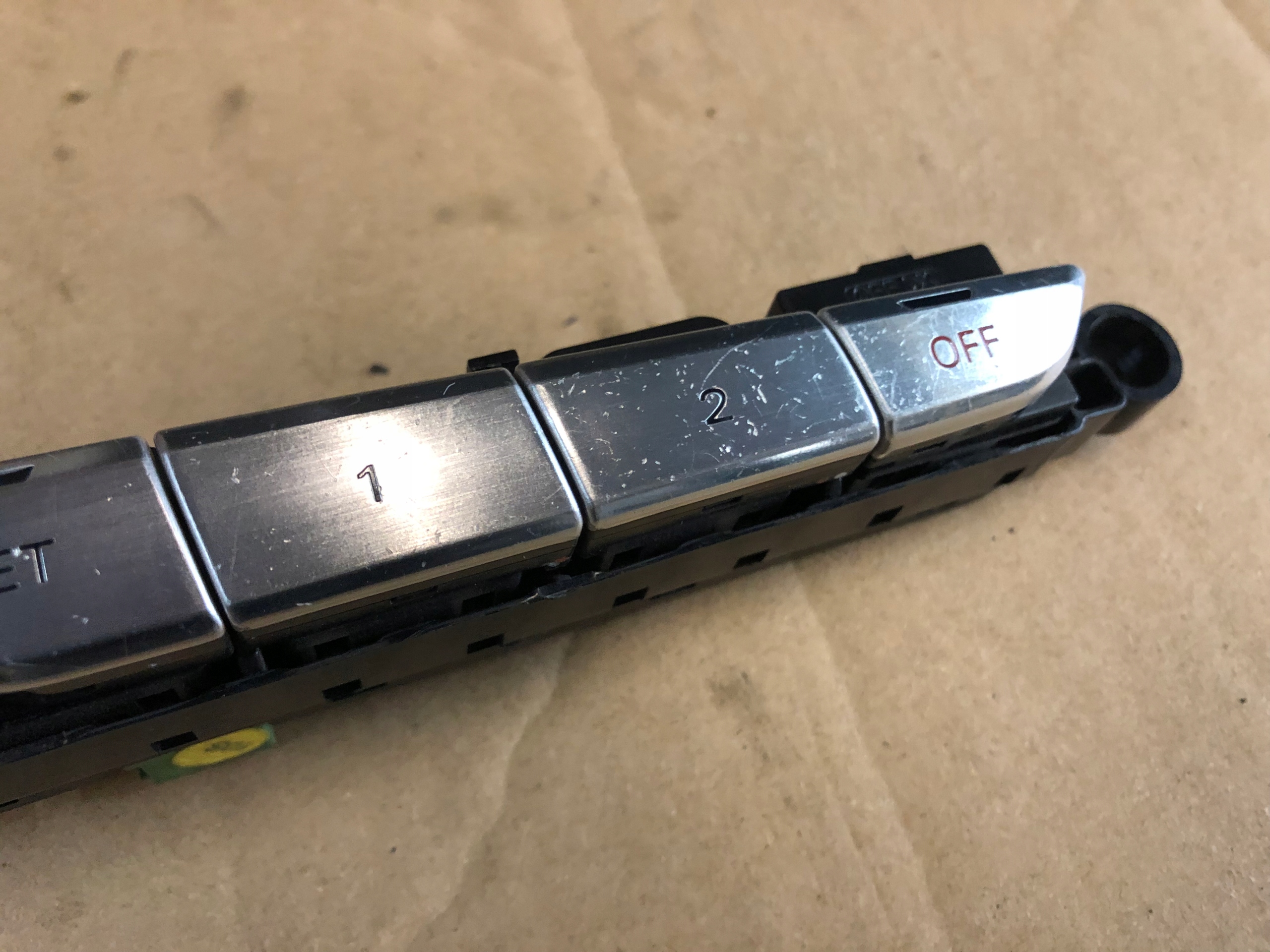 AUDI A8 D4 páčky PAMIECI sedačka 4H0959770D